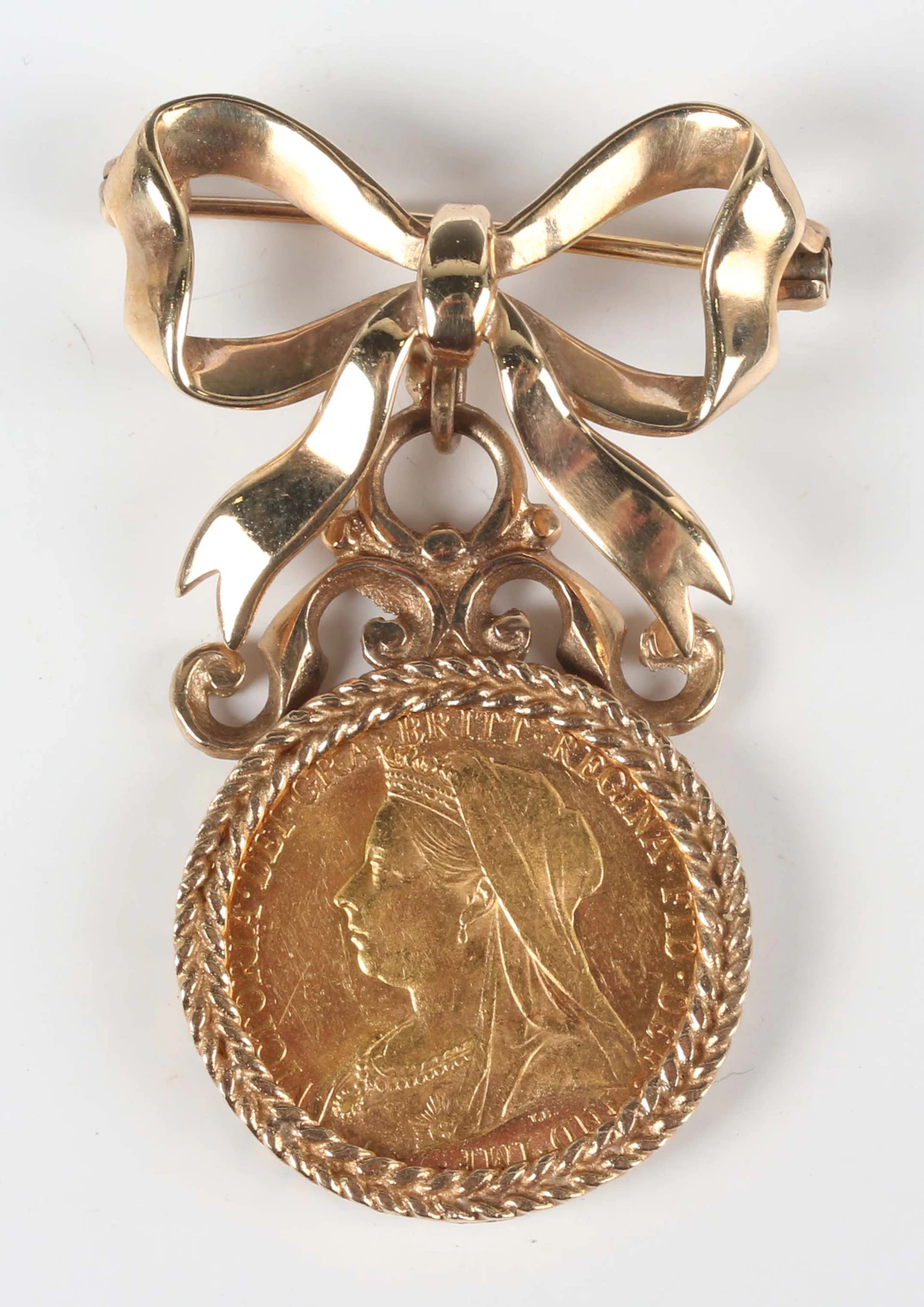 A Victoria Veiled Head sovereign 1898, Melbourne Mint, in a 9ct gold