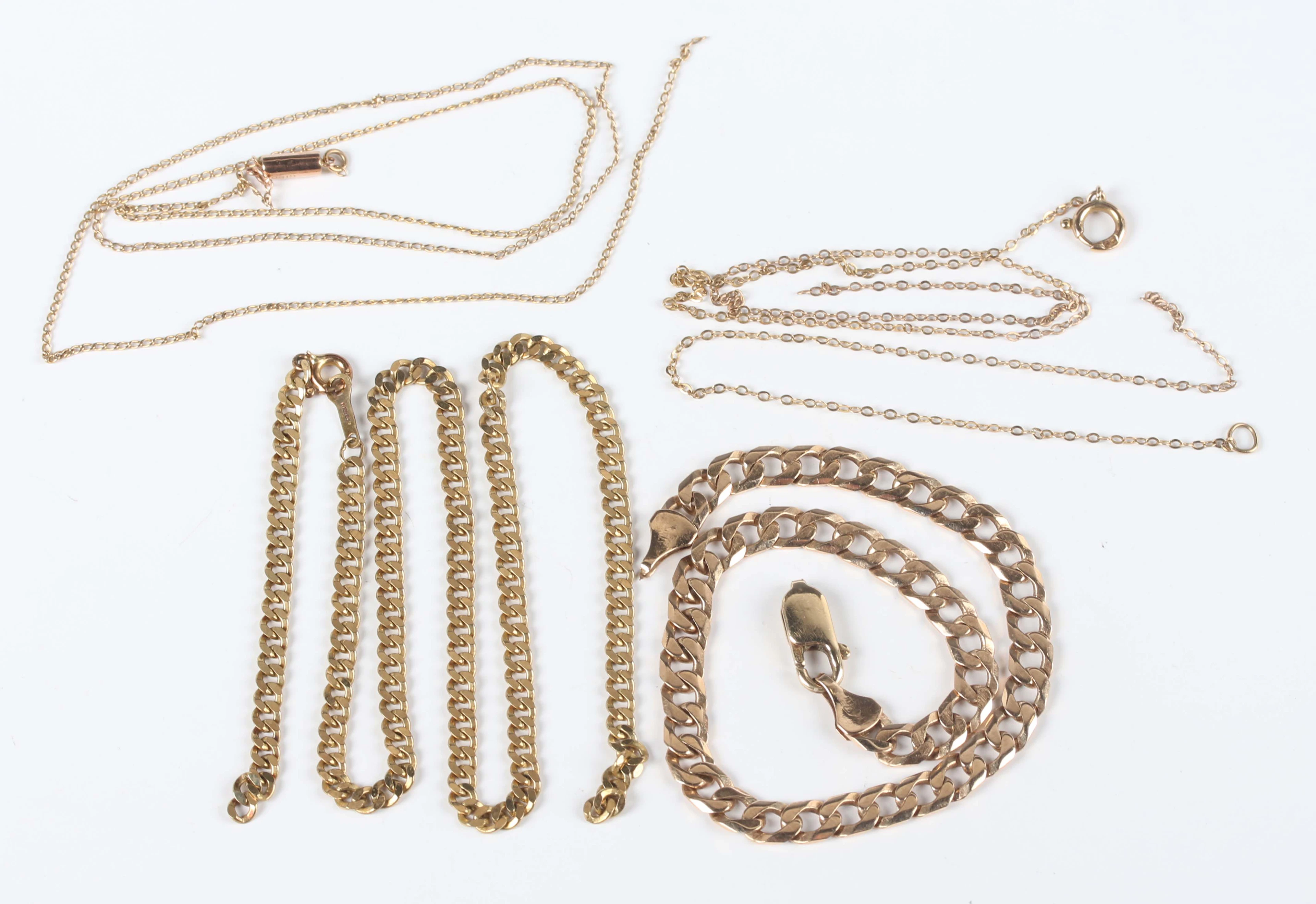 A gold faceted curblink bracelet on a sprung hook shaped clasp, a