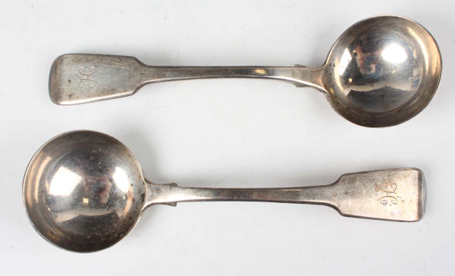 A pair of William IV silver Fiddle pattern sauce ladles, London 1835