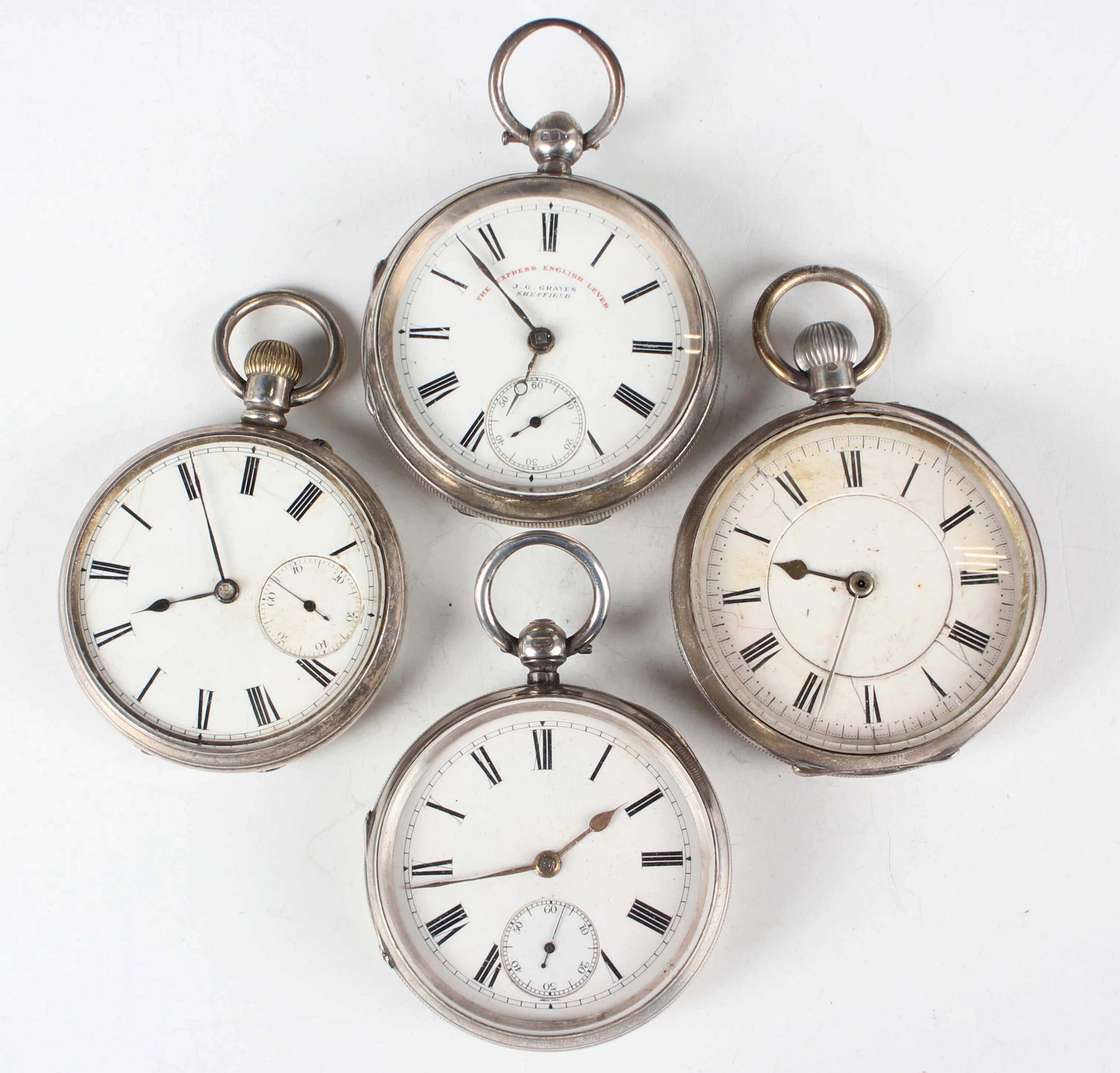 A silver cased keywind open-faced gentleman's pocket watch, the gilt
