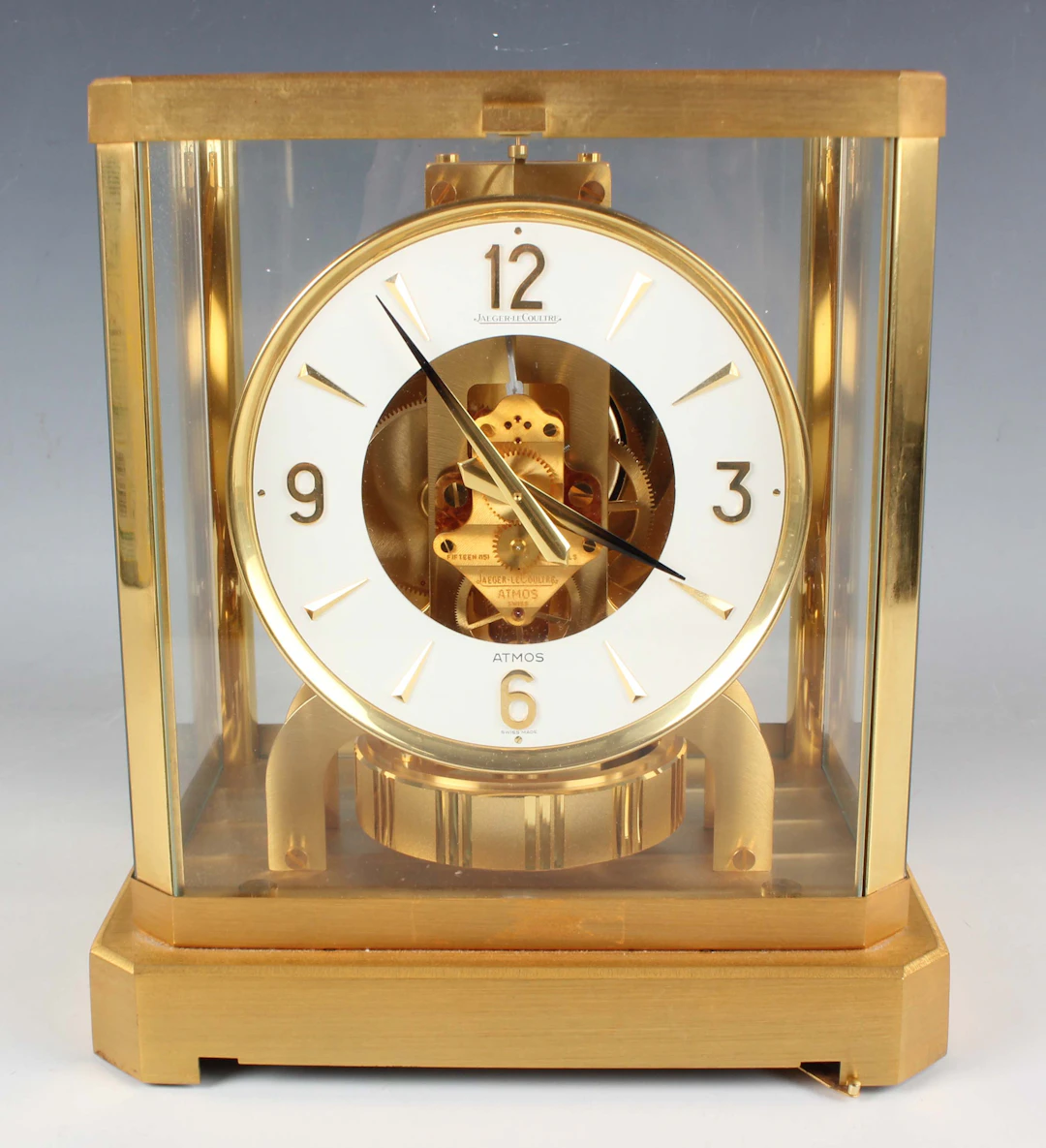 A Jaeger-LeCoultre Atmos mantel timepiece, Ref. 528-8, circa 1980s