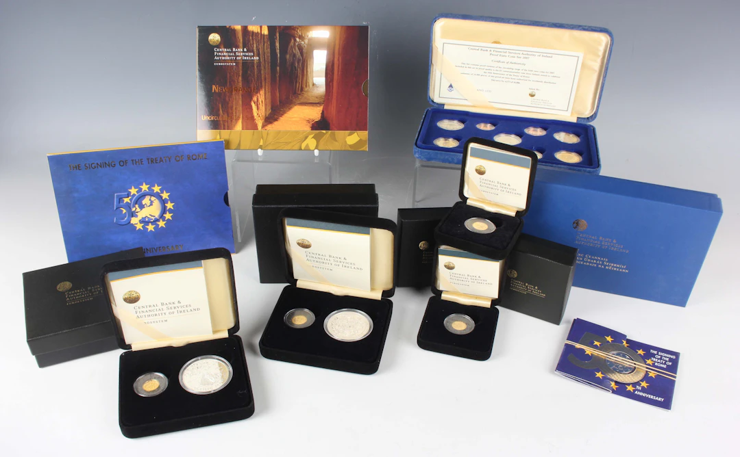 A small collection of commemorative coinage, including a group of