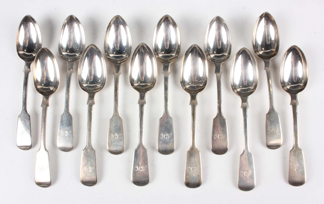 A set of twelve Victorian silver Fiddle pattern teaspoons, Exeter