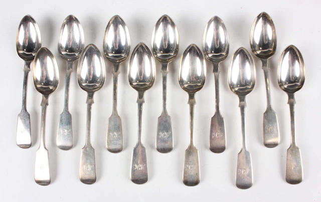 A set of twelve Victorian silver Fiddle pattern teaspoons, Exeter