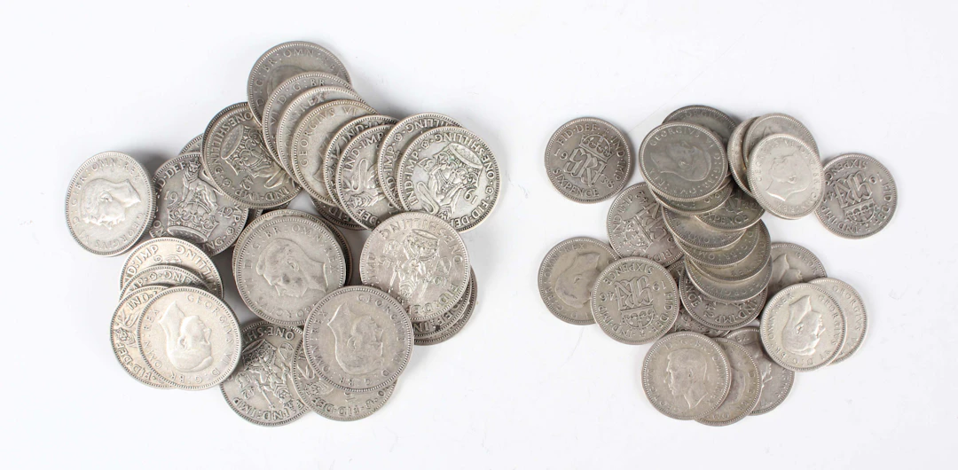A group of pre-1947 British silver coinage, comprising thirty George