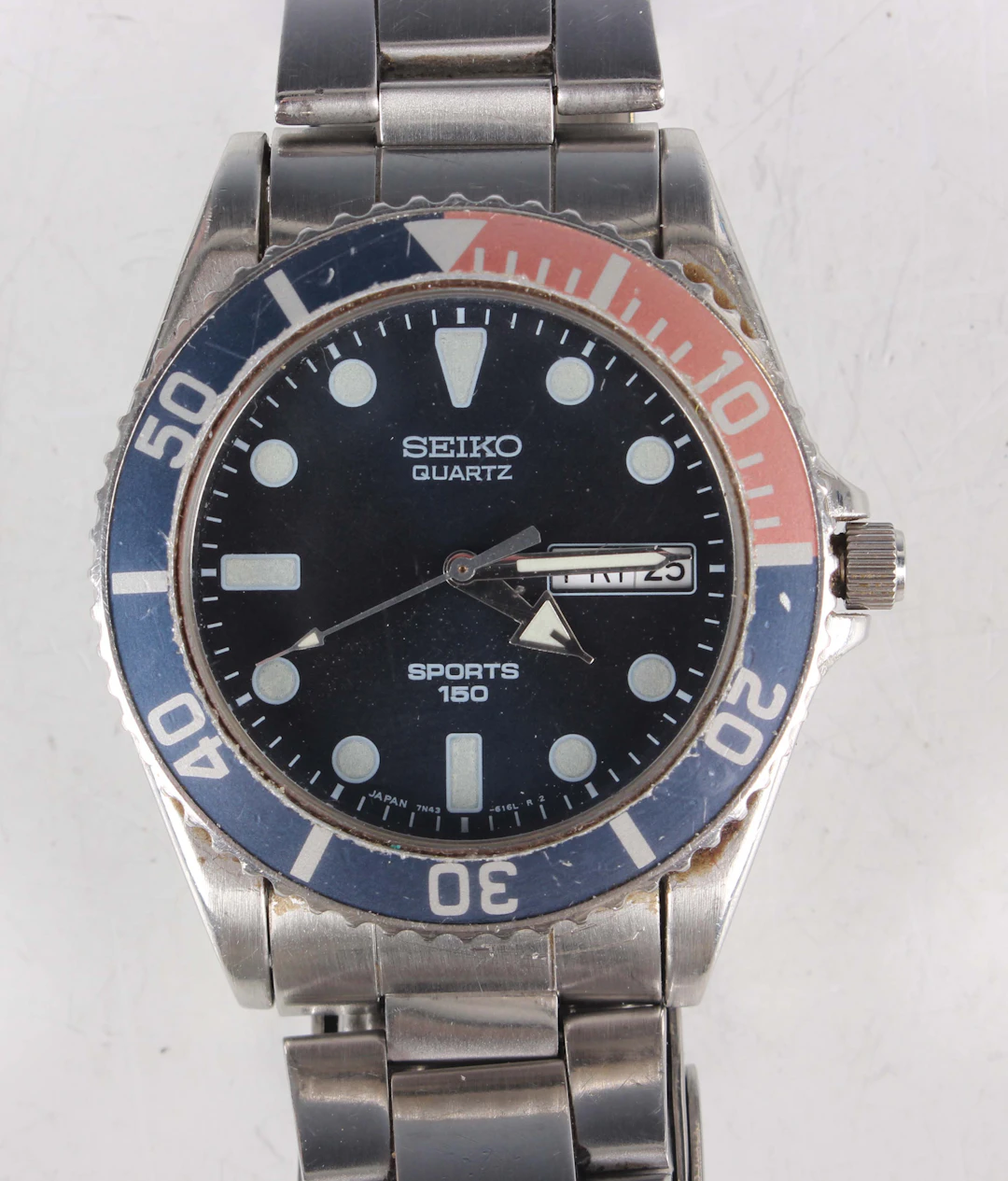 A Seiko Quartz Sports 150 stainless steel gentleman's bracelet wristwatch