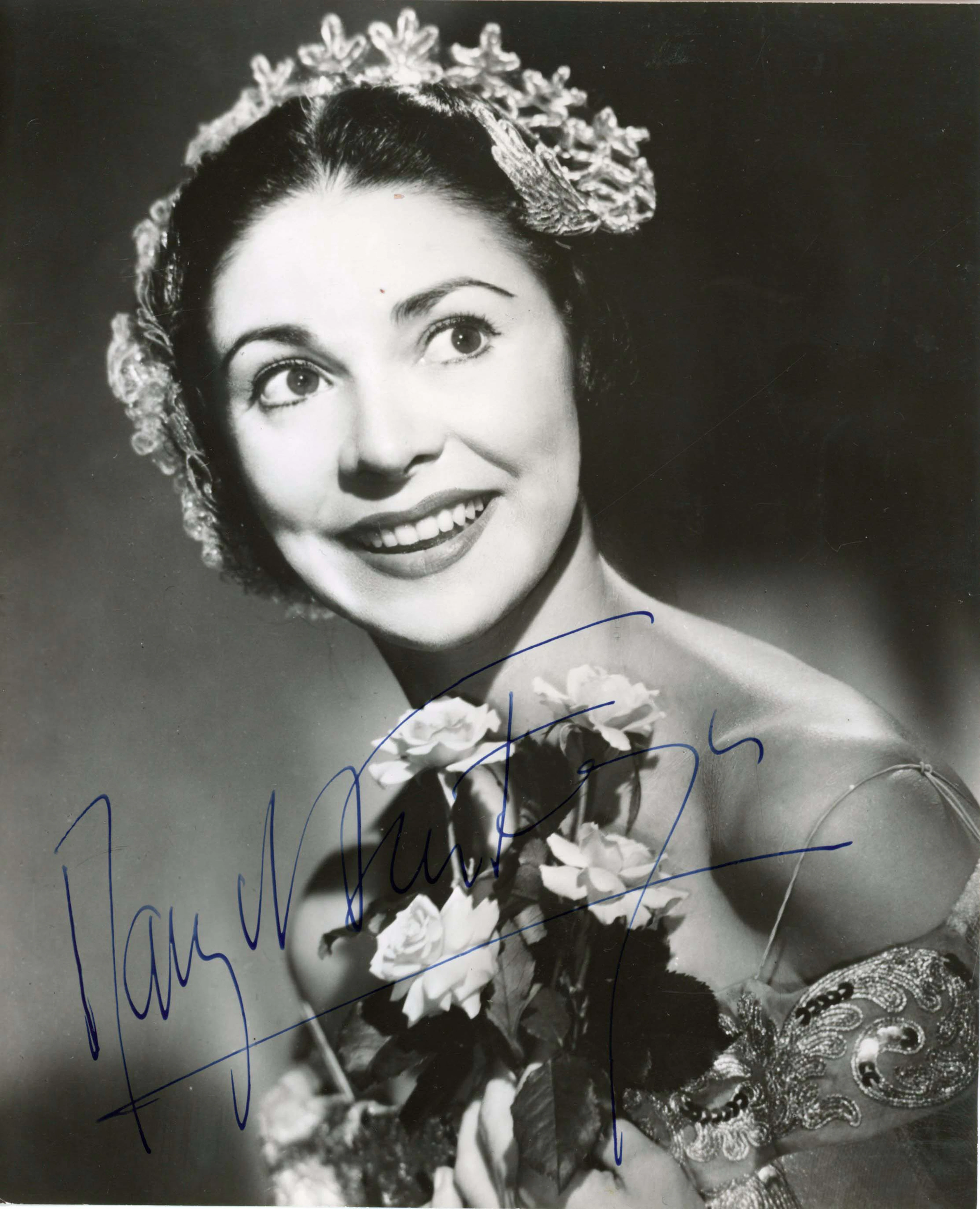 AUTOGRAPHS. A collection of approximately 200 signed photographs