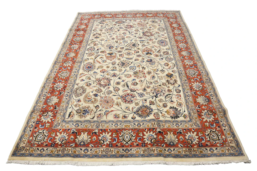 A Mashad carpet, Central Persia, late 20th century, the ivory field