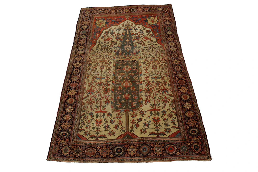 A fine Sarough prayer rug, Central Persia, late 19th/early 20th century
