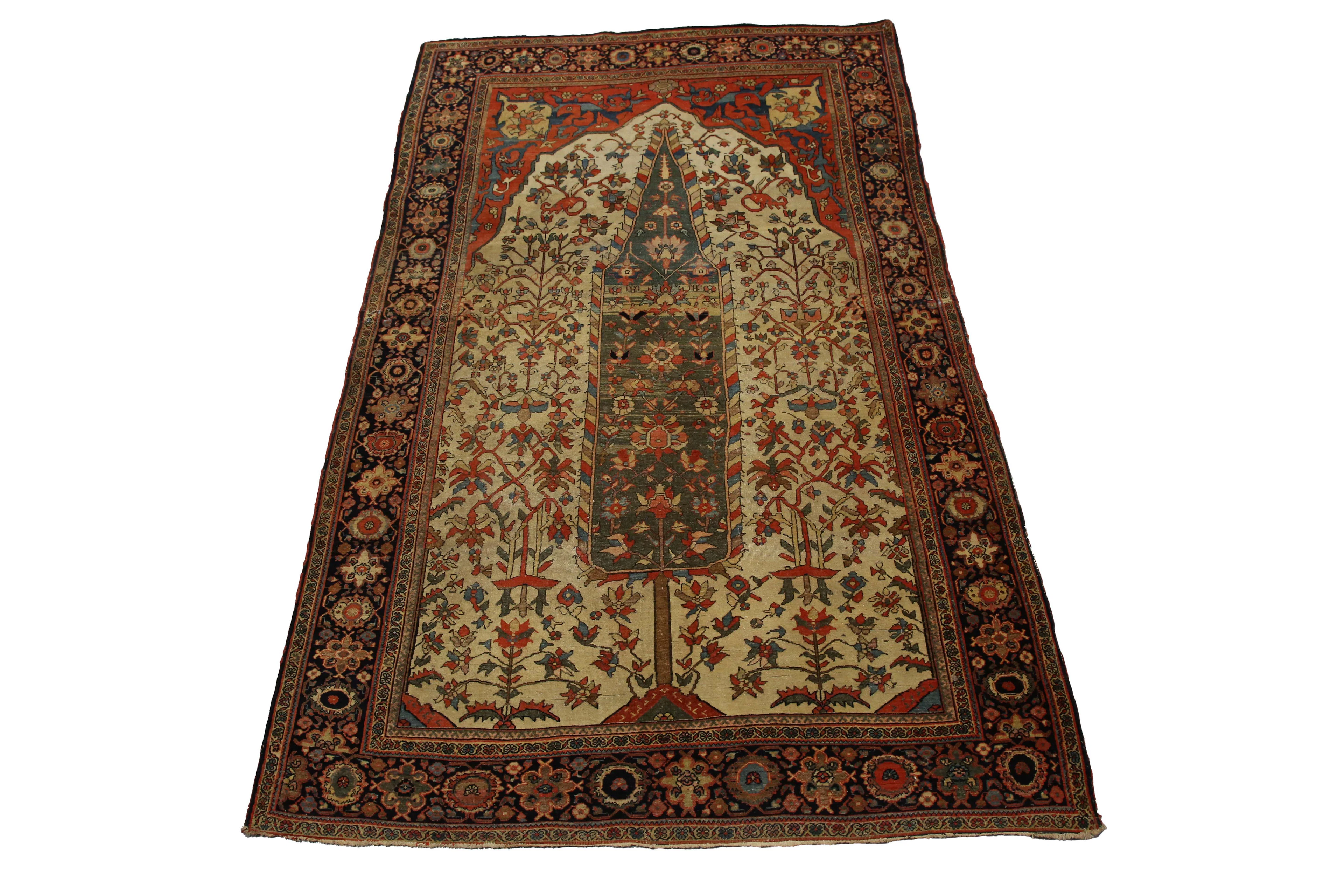 A fine Sarough prayer rug, Central Persia, late 19th/early 20th century
