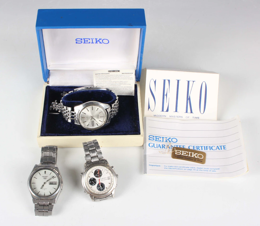 A Seiko 5 Automatic stainless steel gentleman's bracelet wristwatch