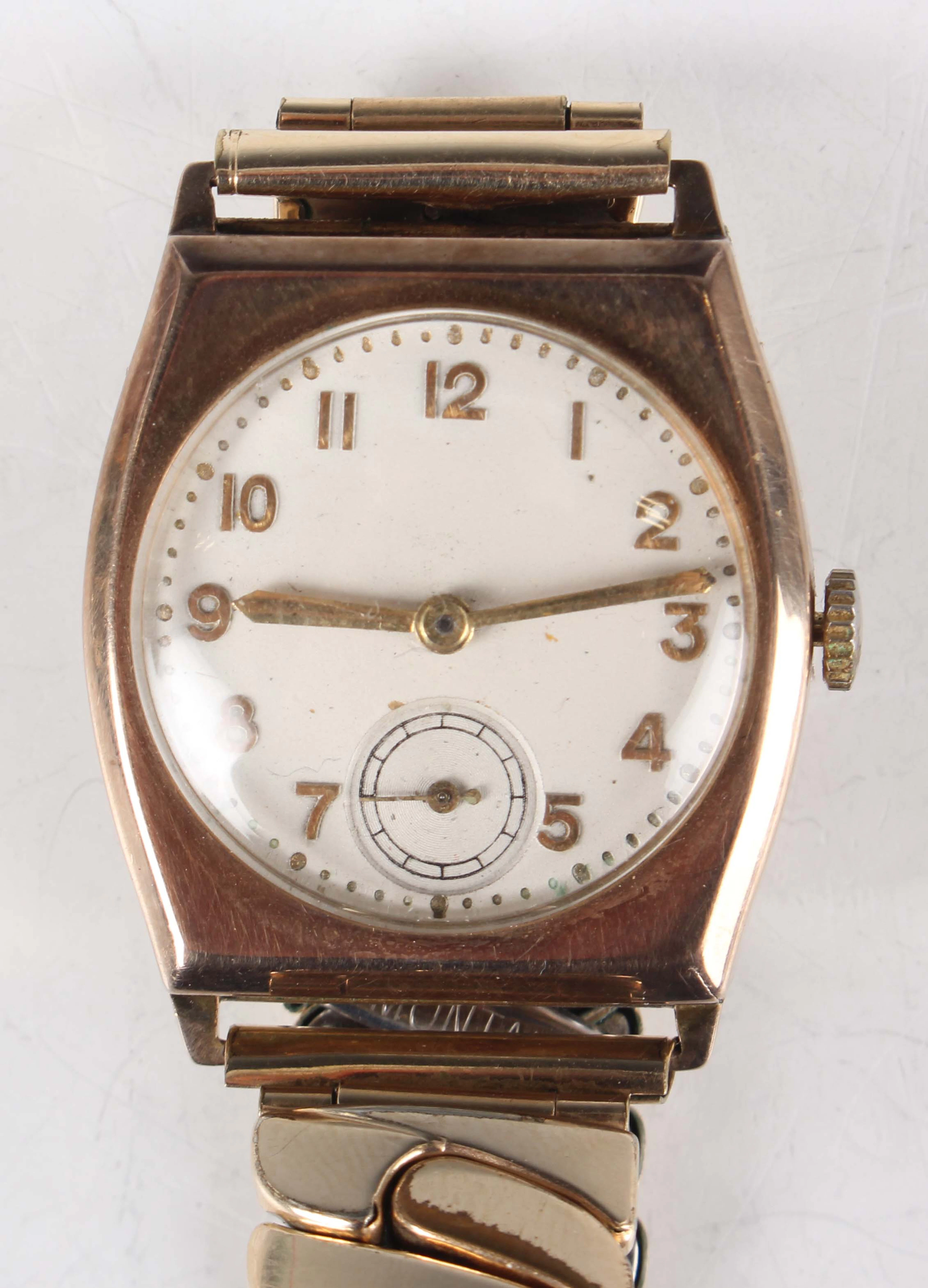 A 9ct gold cased gentleman's wristwatch with unsigned jewelled manual