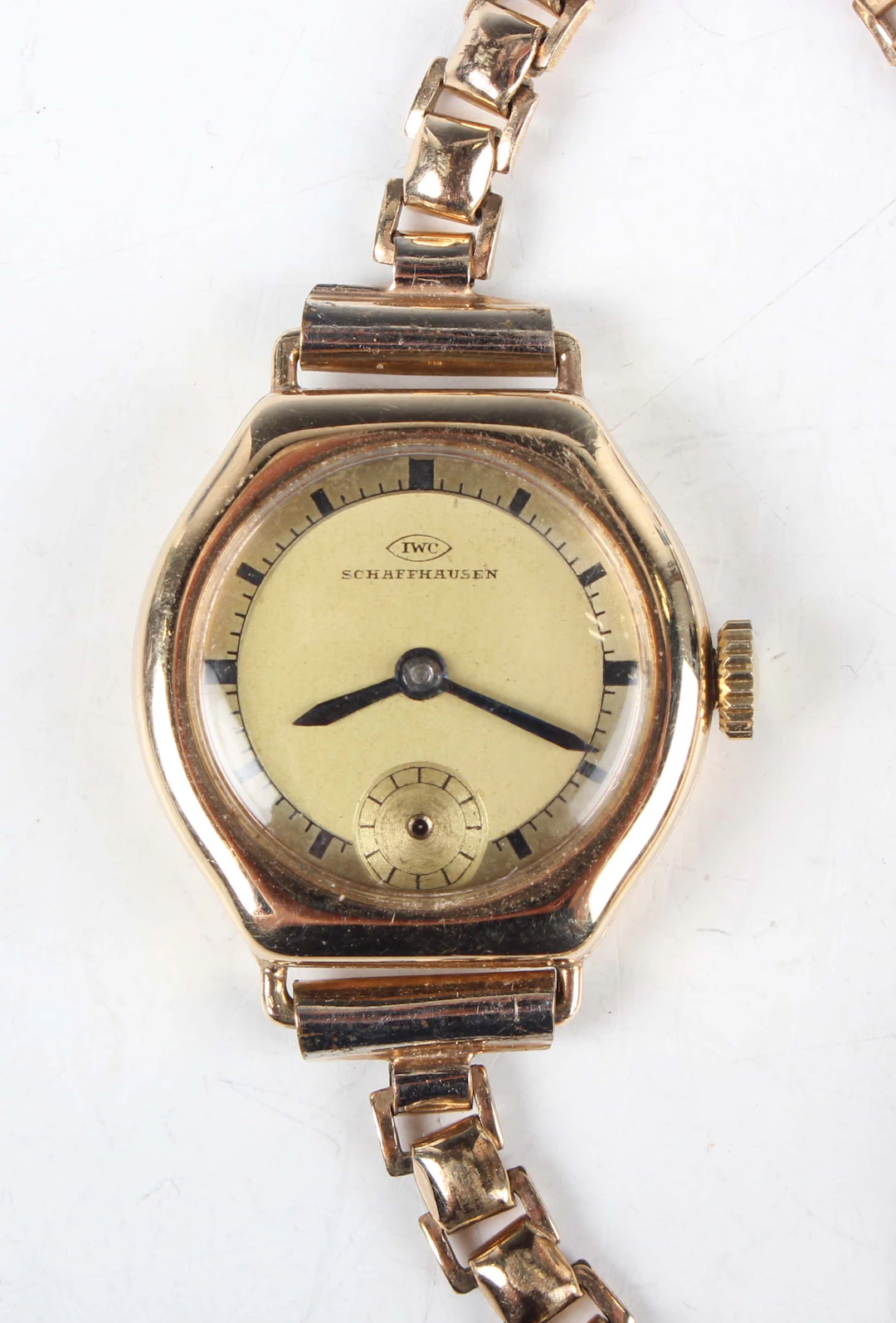An IWC (International Watch Co) 14K gold cased lady's wristwatch with