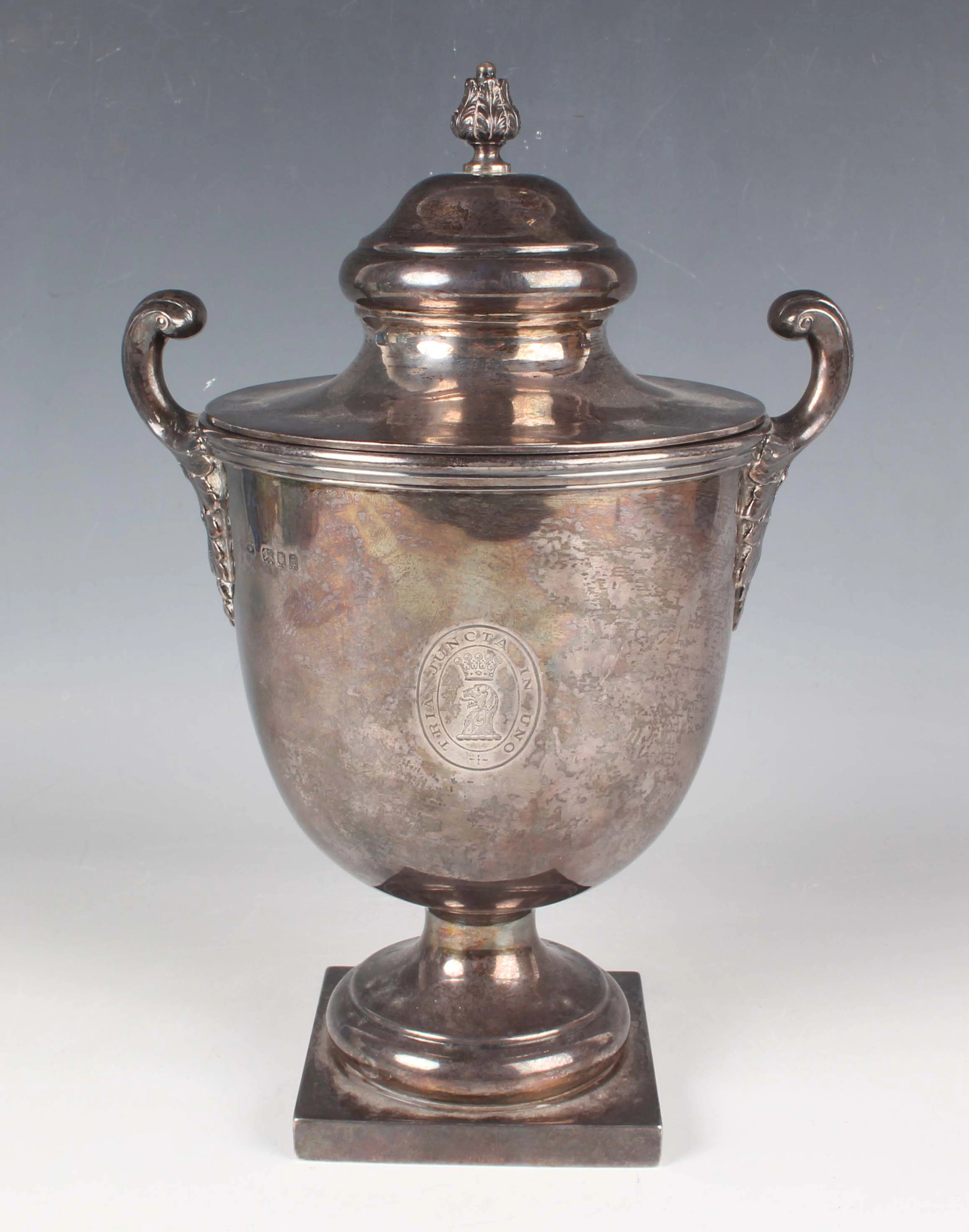 An Edwardian silver two-handled presentation cup and cover of urn