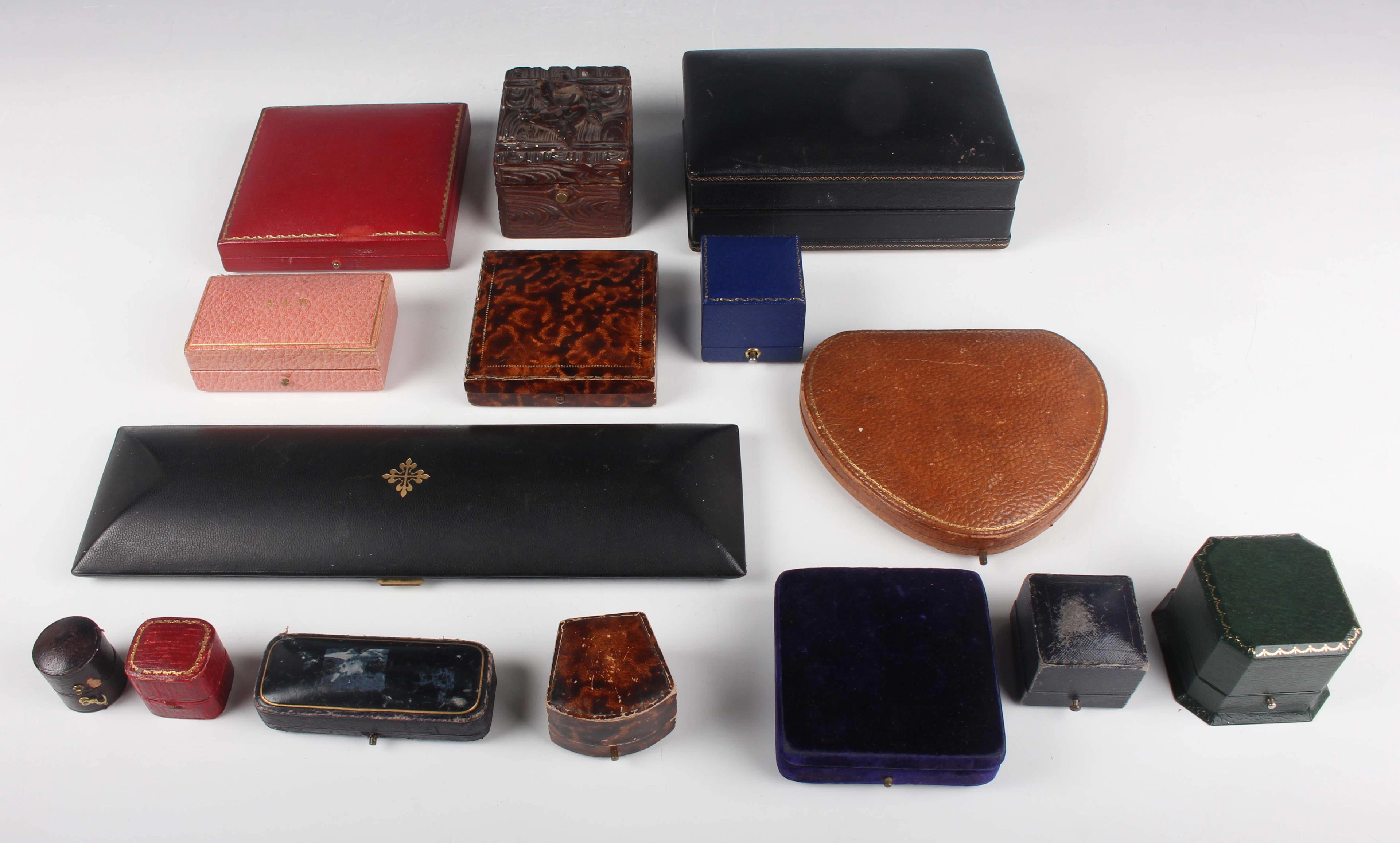 A collection of twenty-seven late Victorian and later jewellery and
