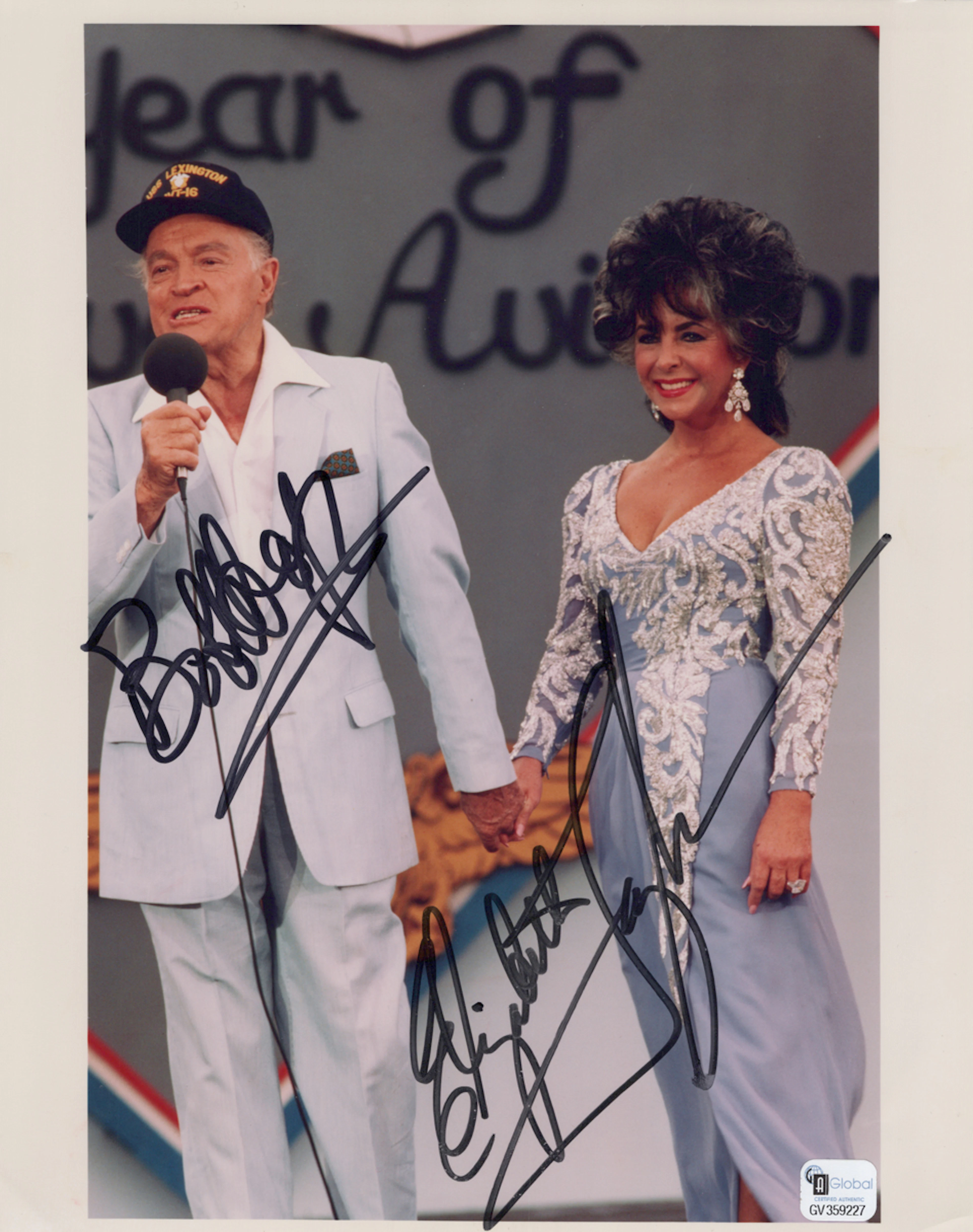 AUTOGRAPHS. A collection of approximately 200 signed photographs
