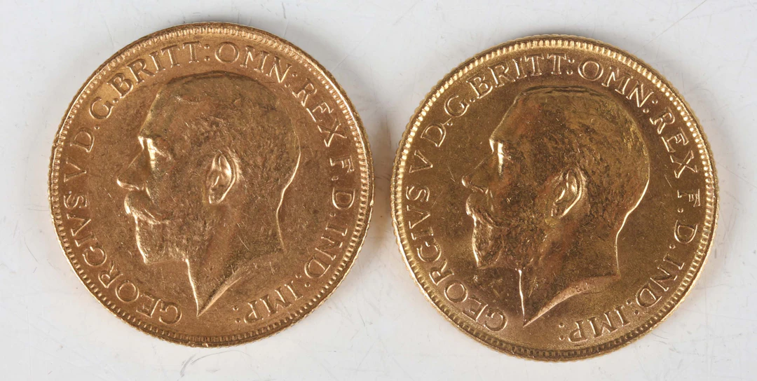 Two George V sovereigns, comprising 1917 Perth Mint and 1918 Bombay