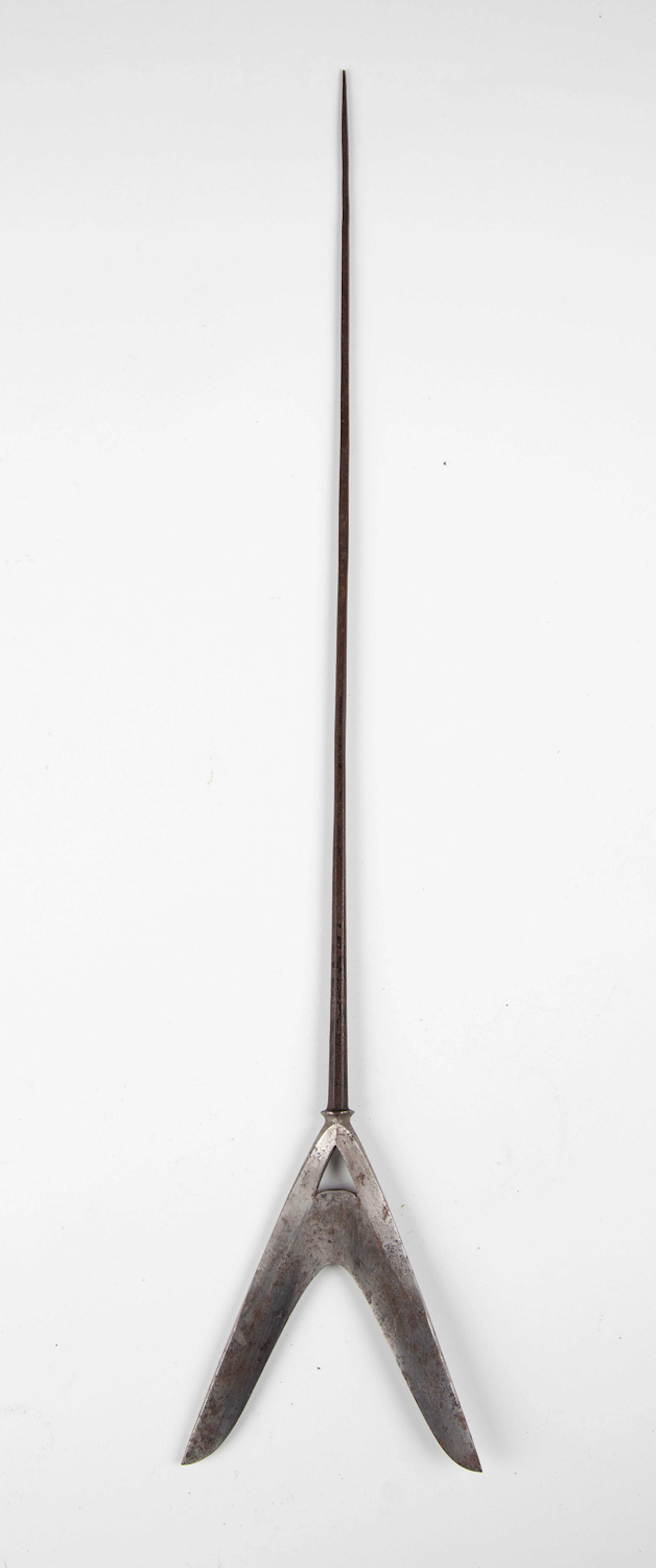 A Japanese arrowhead, Edo period, with fine karimata head, head length