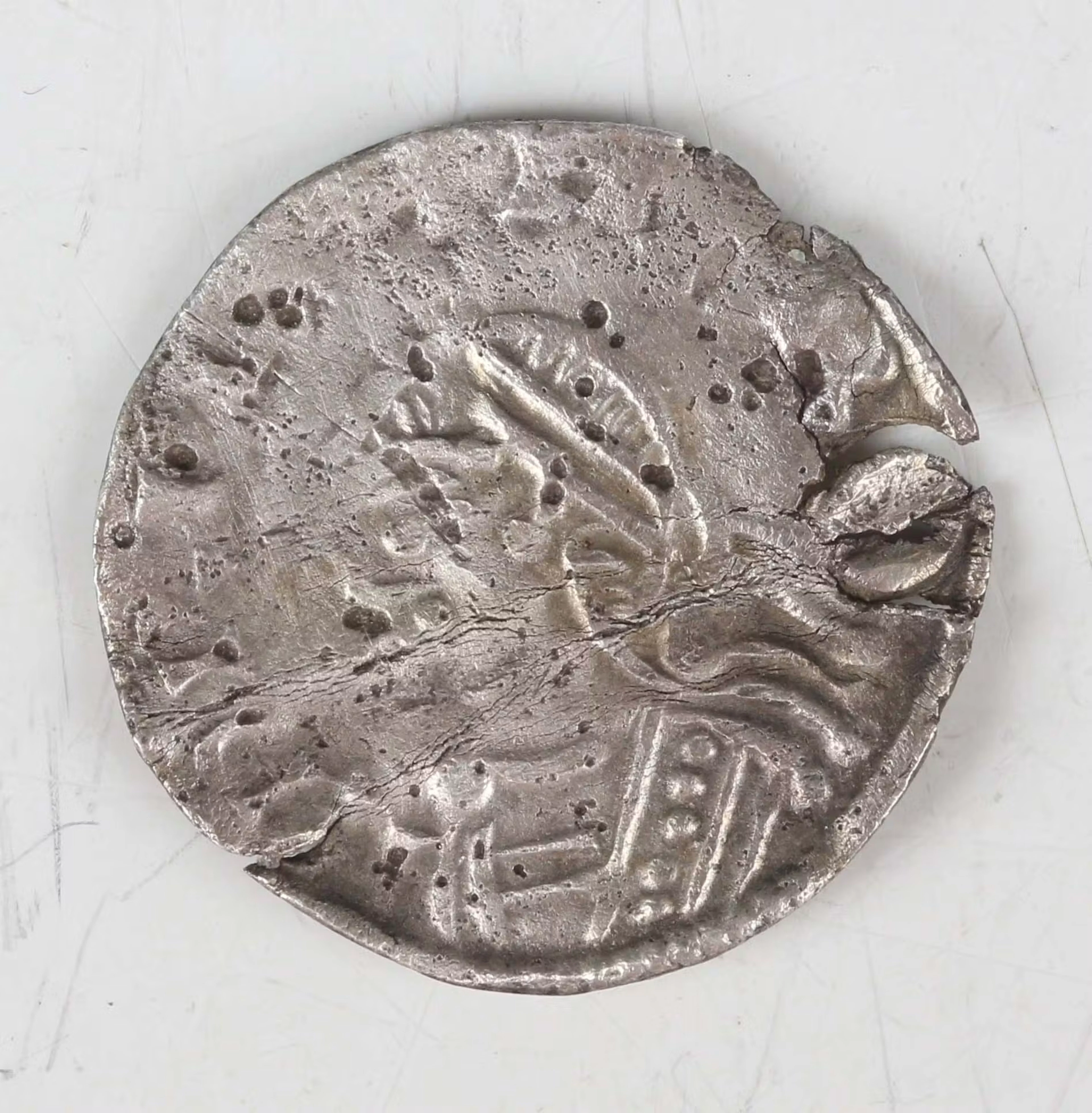A Harold I hammered silver penny 1035-1040, jewel cross type, moneyer