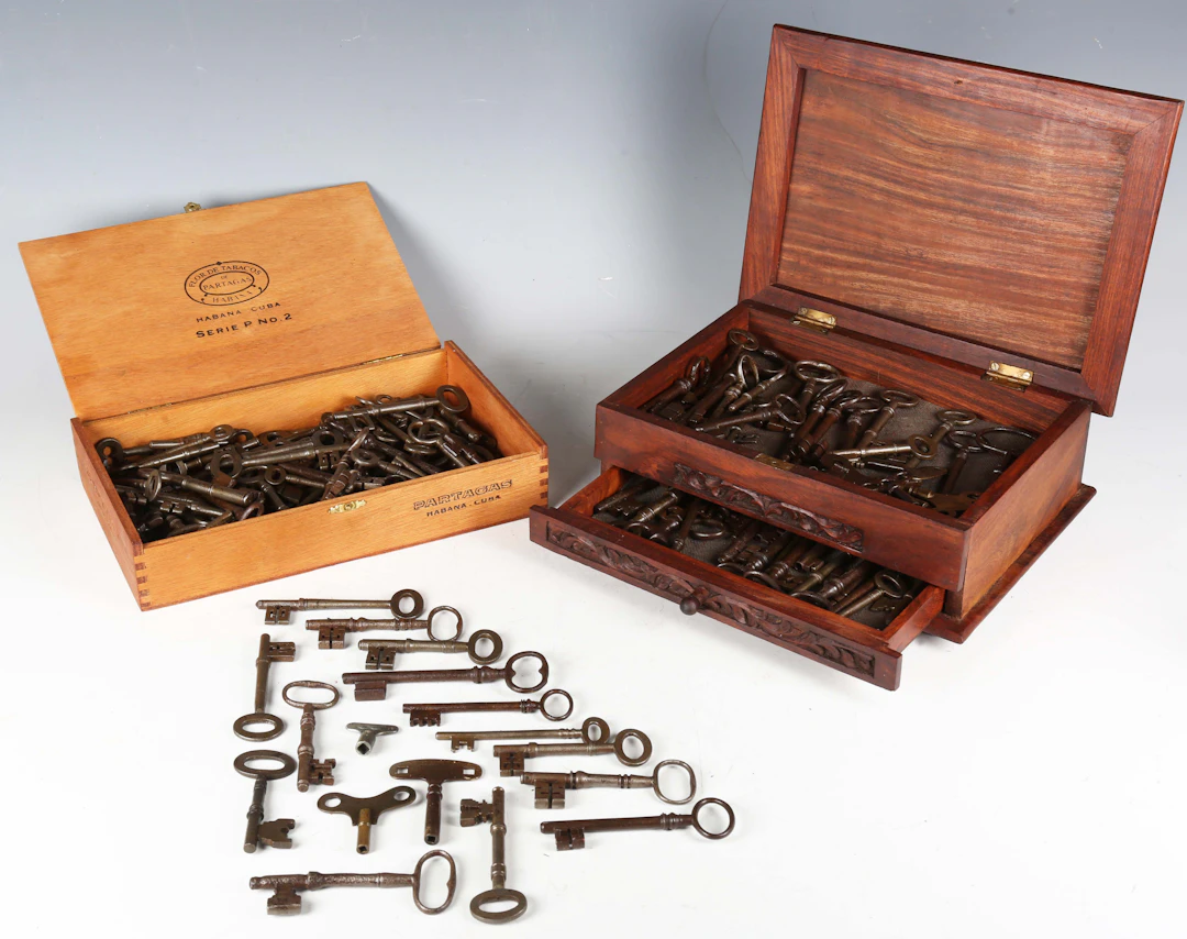 A collection of mainly 18th and 19th century steel and iron keys