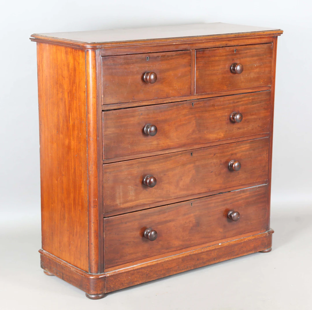 A late Victorian mahogany chest of drawers, height 120cm, width 121cm