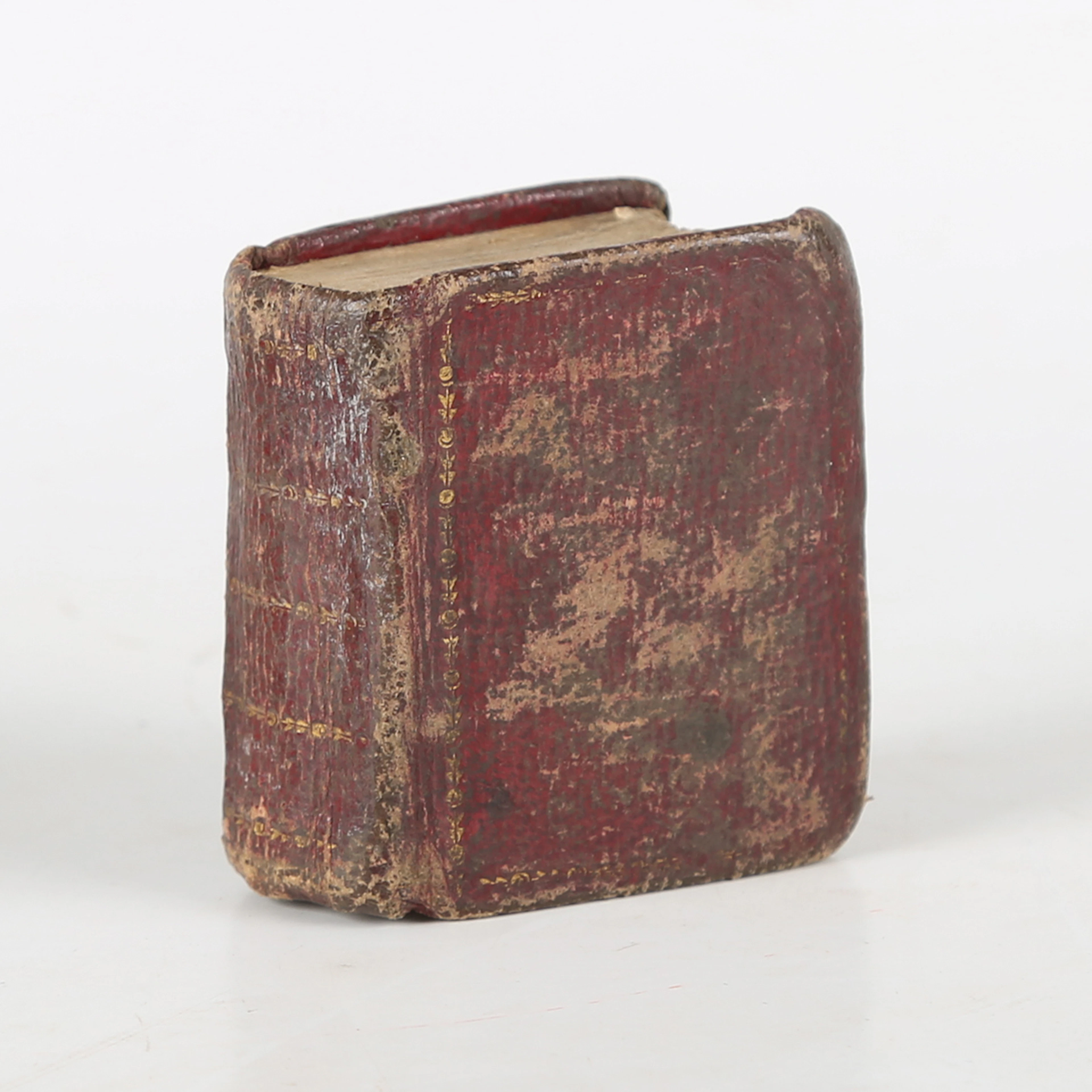 MINIATURE BOOK. – R. DAVIS (publisher). A New History of the Old and