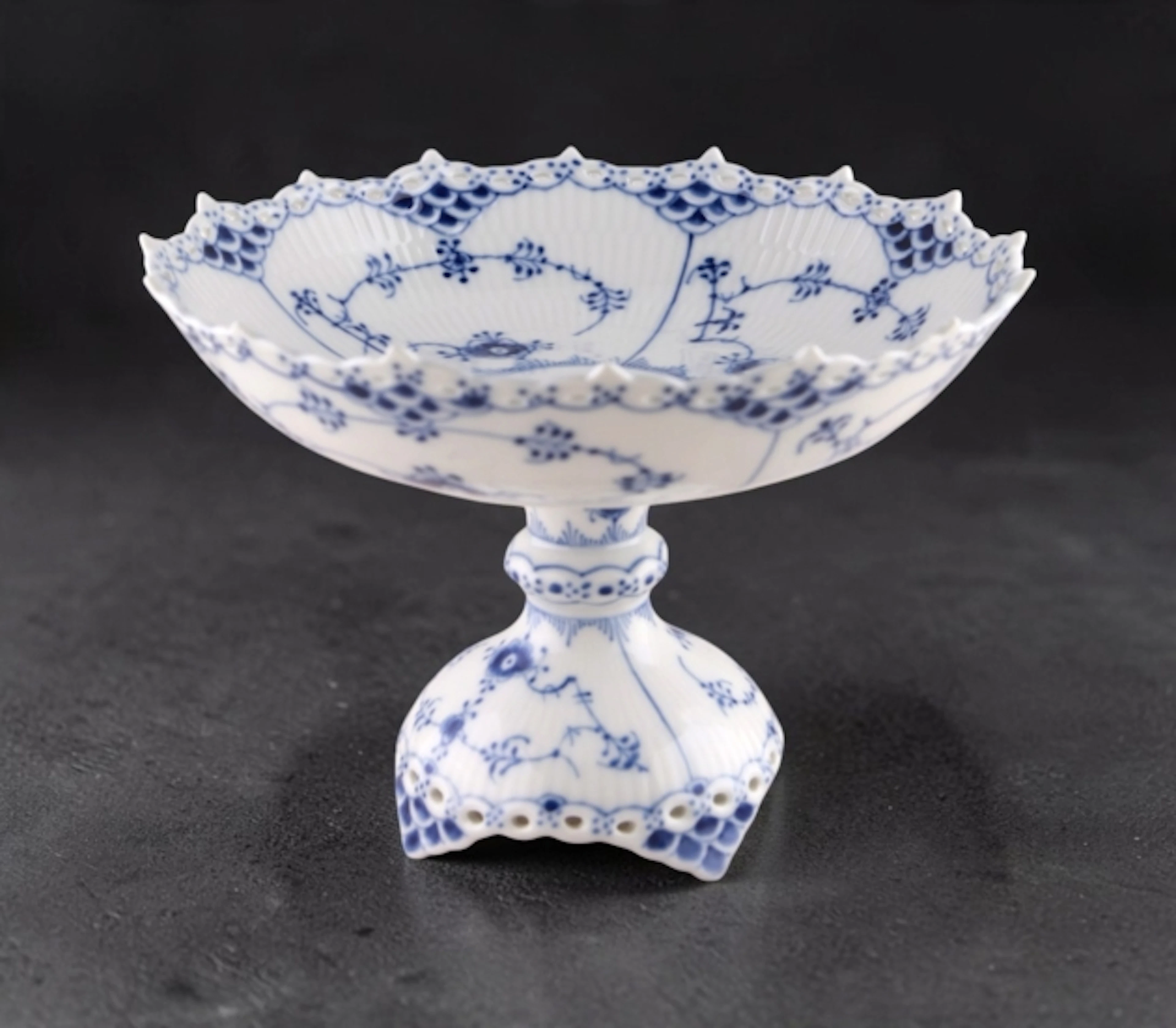 Royal Copenhagen "Musselmalet"