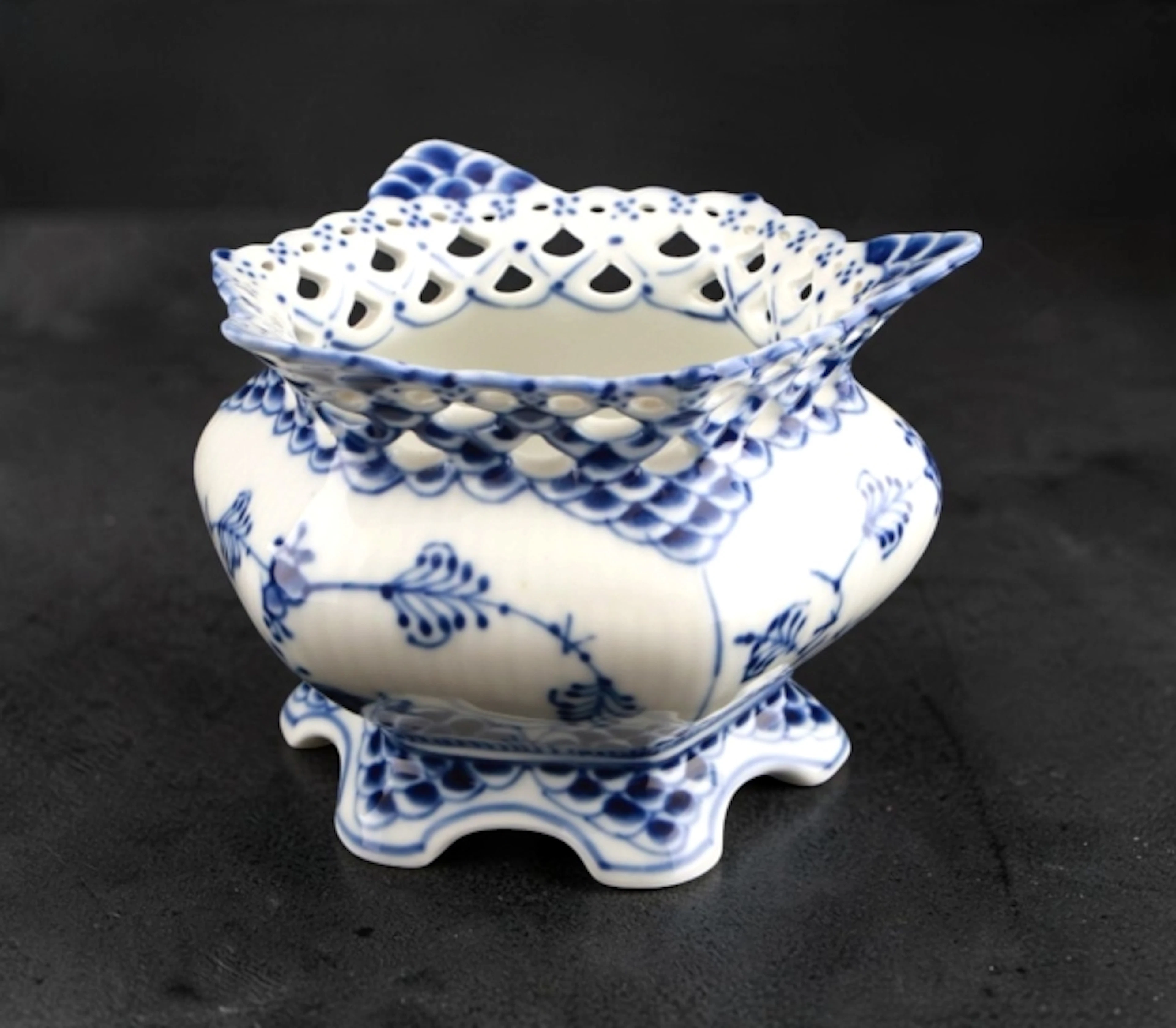 Royal Copenhagen "Musselmalet"