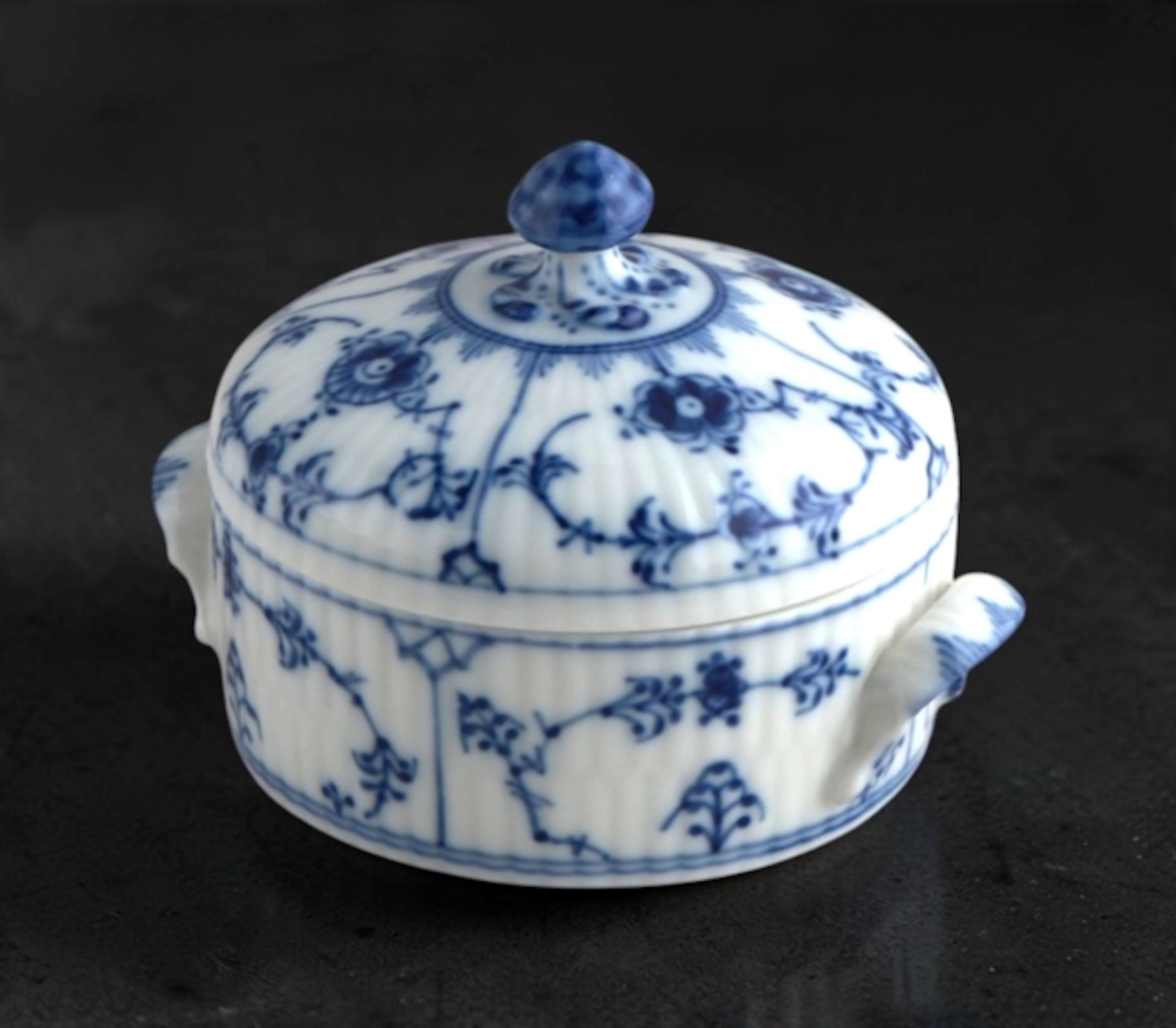 Royal Copenhagen "Musselmalet"