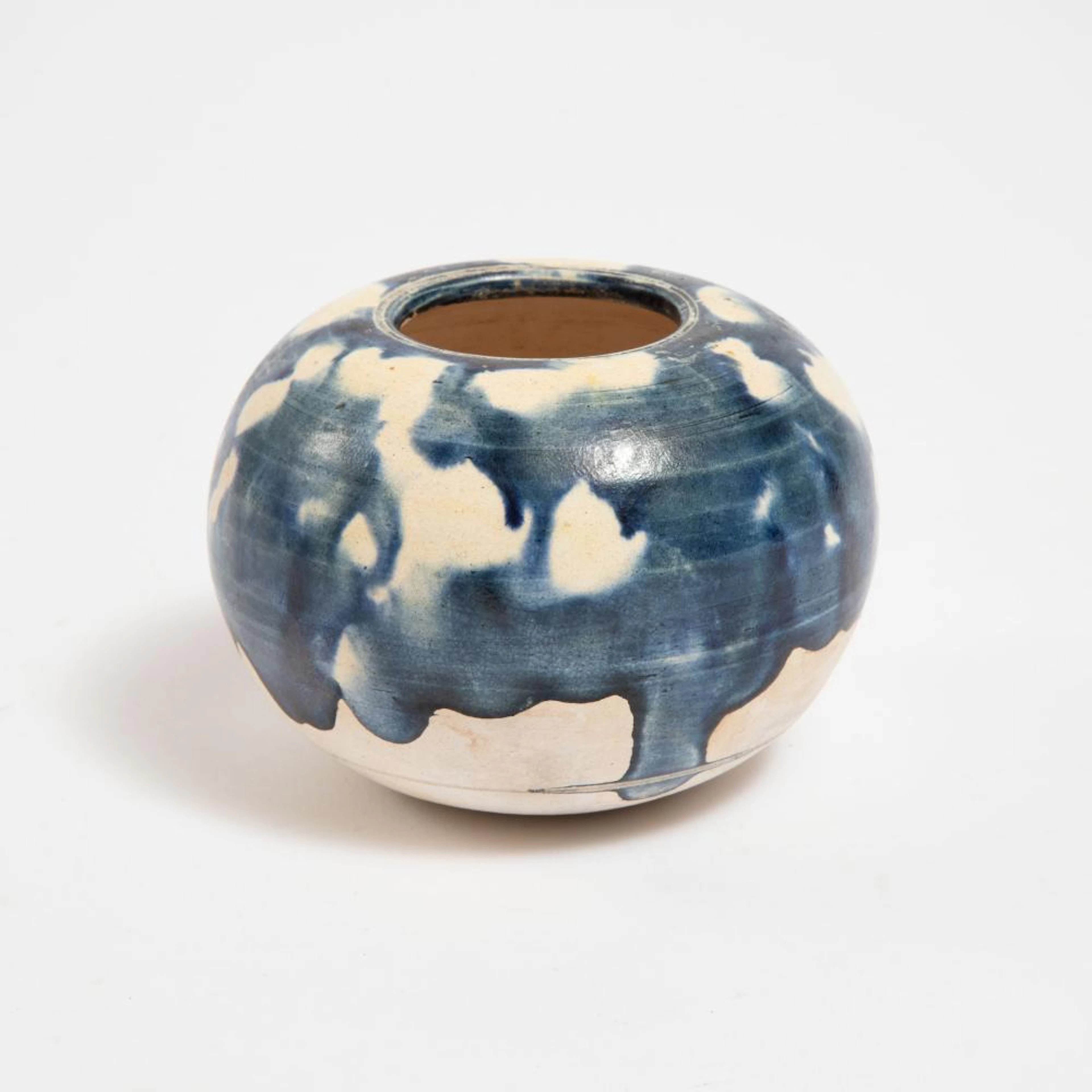 A Rare Small Blue-Splashed Pottery Jar Tang Dynasty (618-907), 唐 蓝彩小罐
