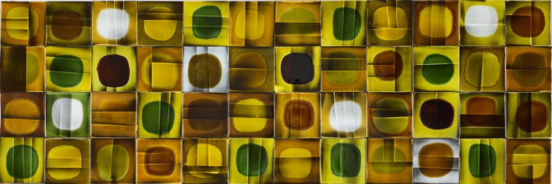 Roger CAPRON (1922-2006). Suite de 48 carreaux modèle " Planète "