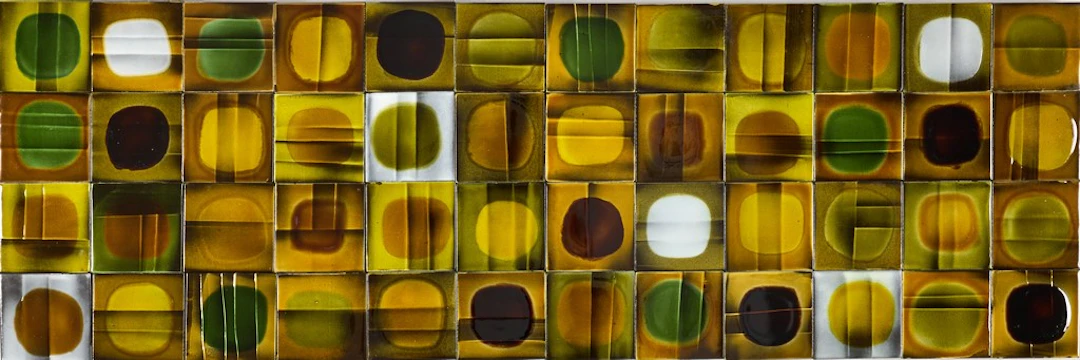 Roger CAPRON (1922-2006). Suite de 48 carreaux modèle " Planète "