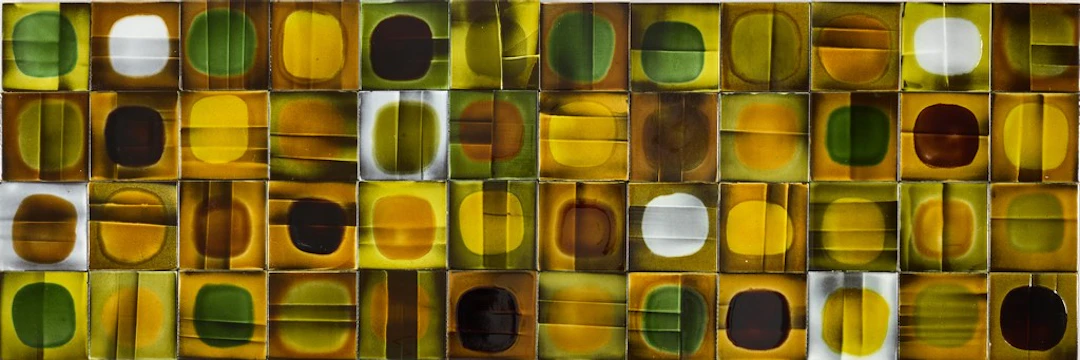 Roger CAPRON (1922-2006). Suite de 48 carreaux modèle " Planète "