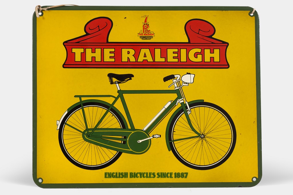 THE RALEIGH. " English bicycles since 1887". Plaque publicitaire en