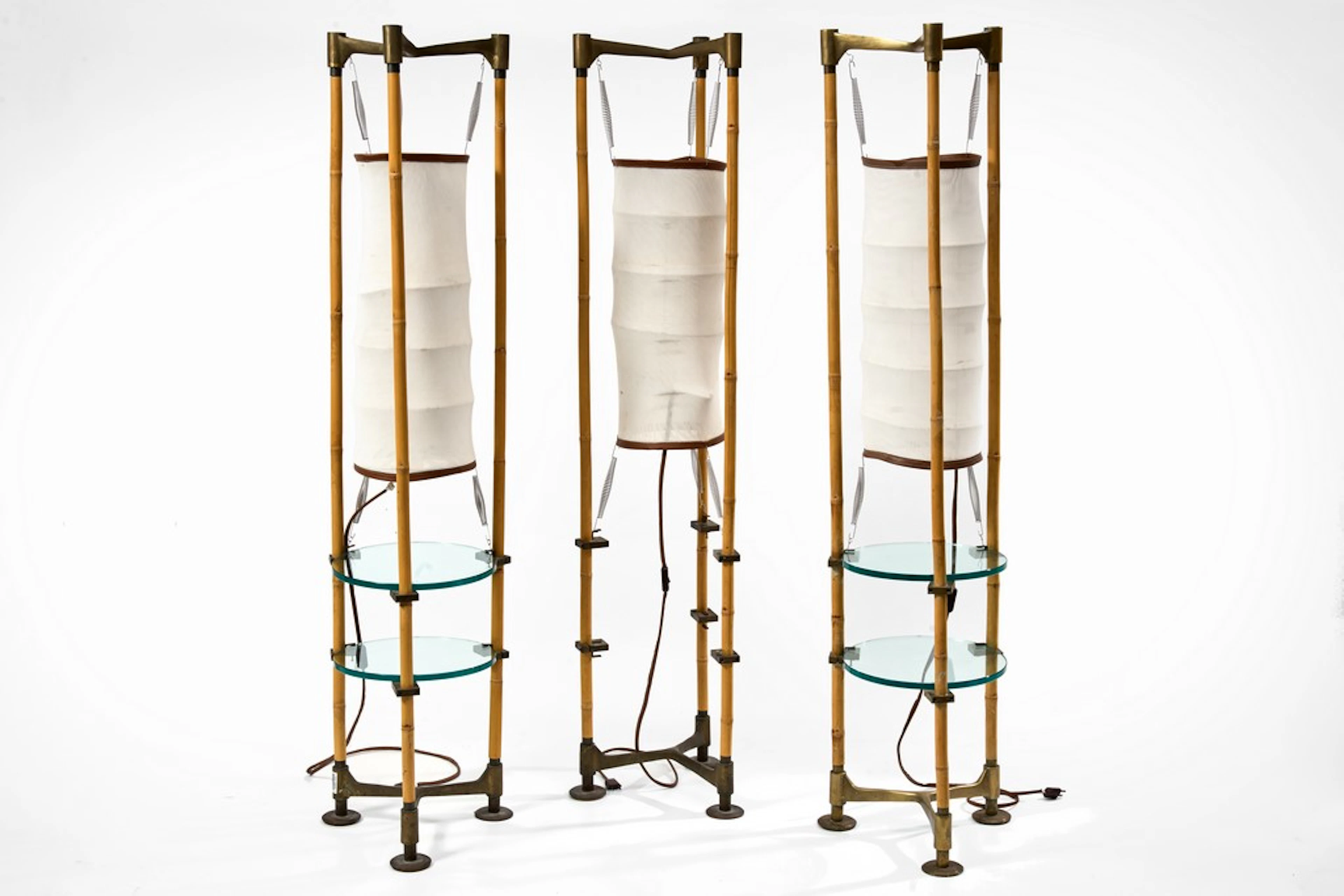 Ronald Cecil SPORTES (né en 1943). Suite de trois lampadaires à diffuseur