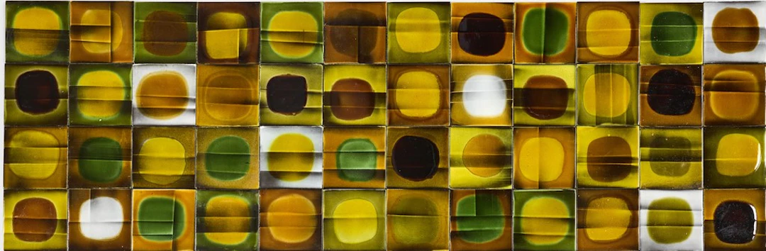 Roger CAPRON (1922-2006). Suite de 48 carreaux modèle " Planète "