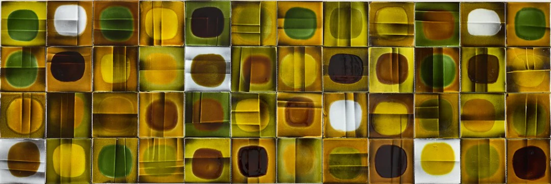Roger CAPRON (1922-2006). Suite de 48 carreaux modèle " Planète "