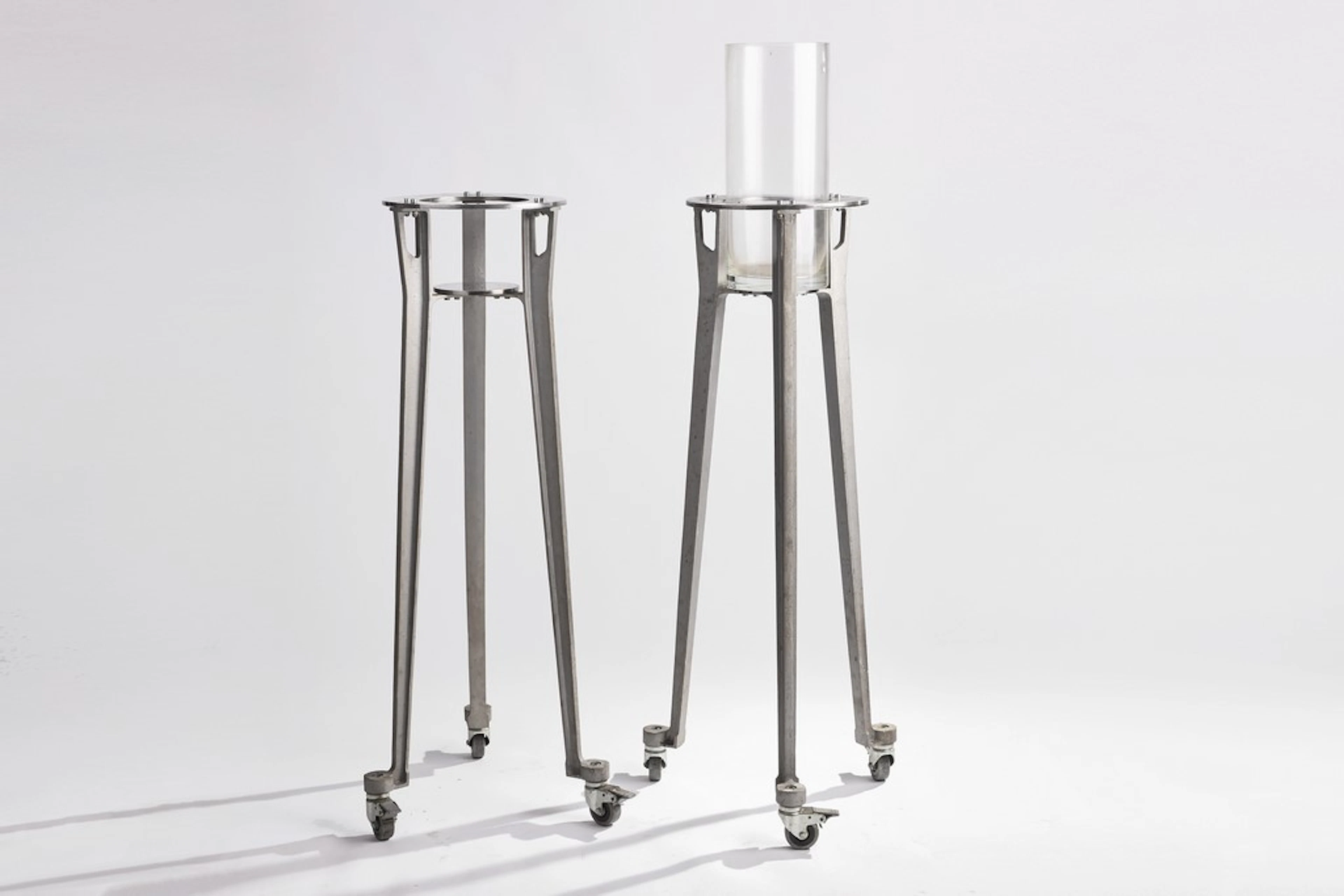 Ronald Cecil SPORTES (1943-2025). Deux vases sur piètement réalisés