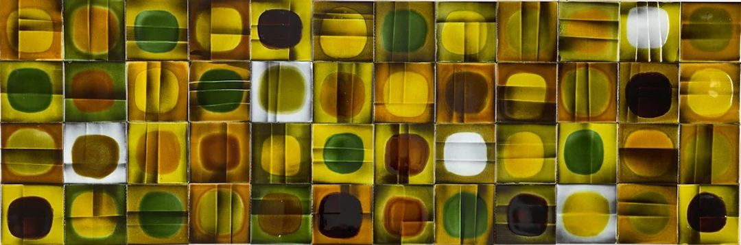 Roger CAPRON (1922-2006). Suite de 48 carreaux modèle " Planète "