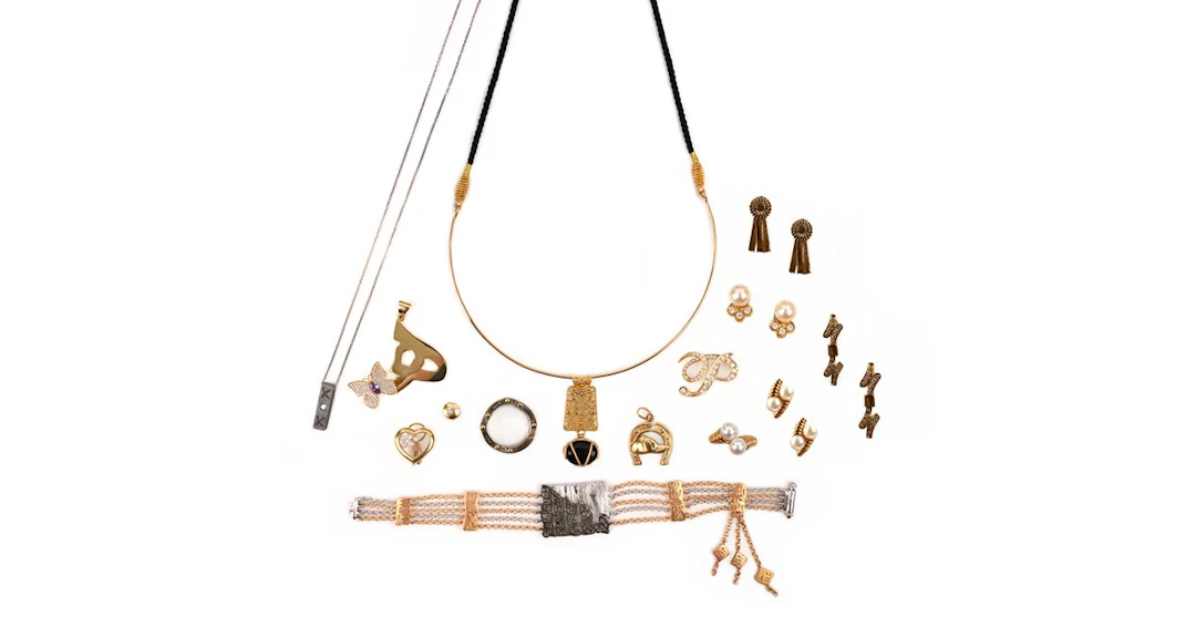 A collection of jewellery