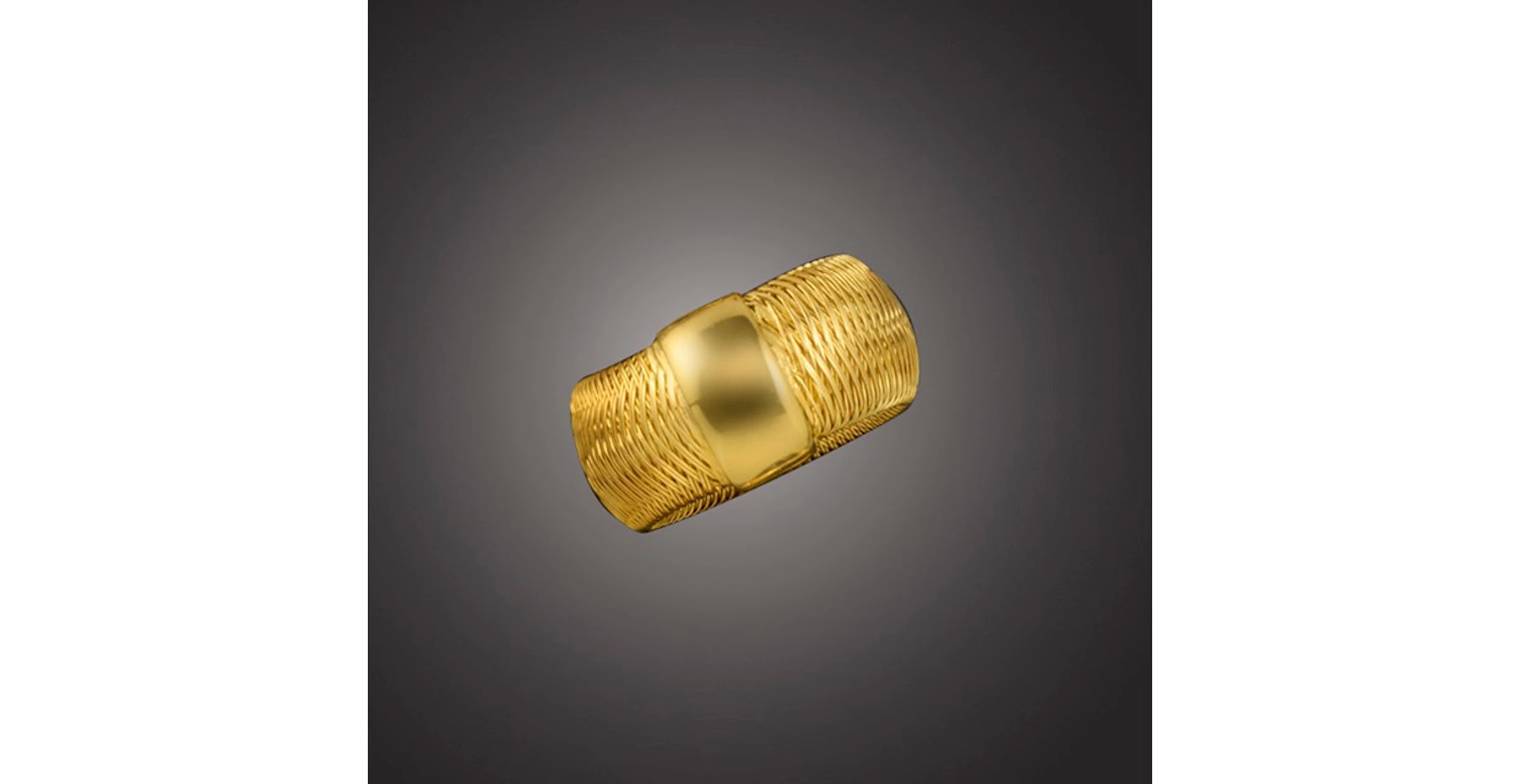 Roberto Coin, an 18ct gold mesh ring