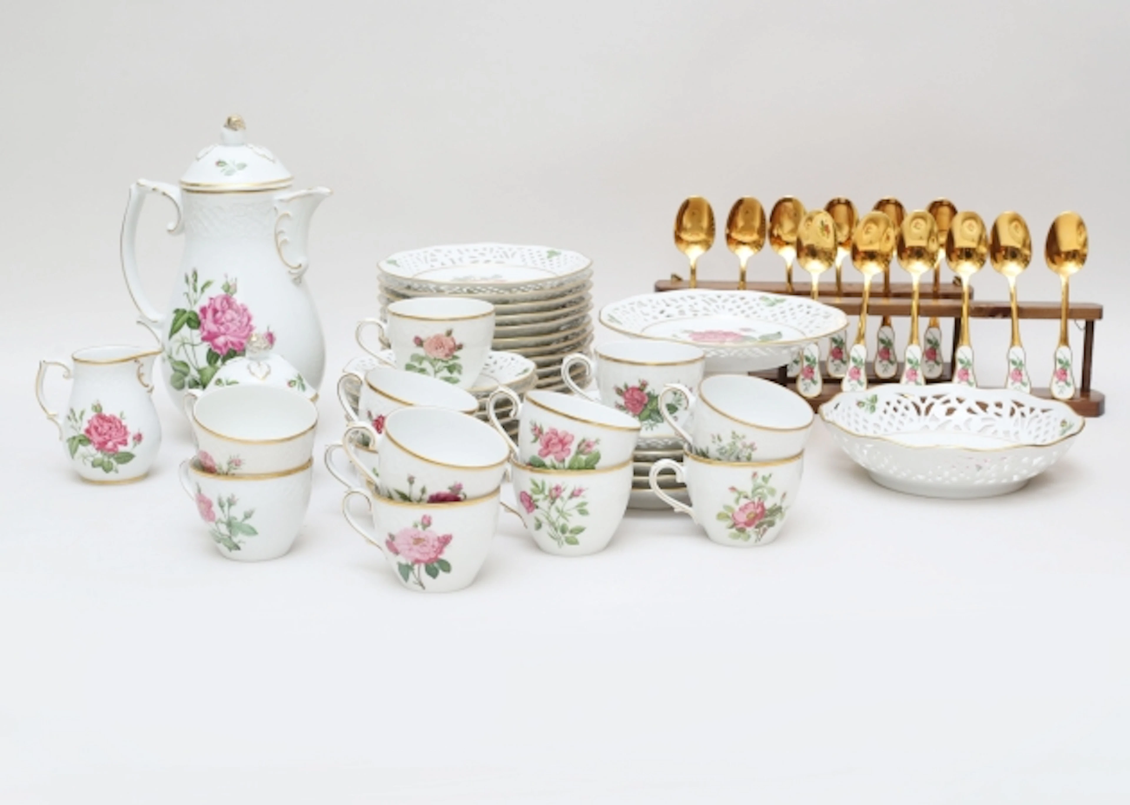 Kaffeservis 41 delar "Classic Roses"