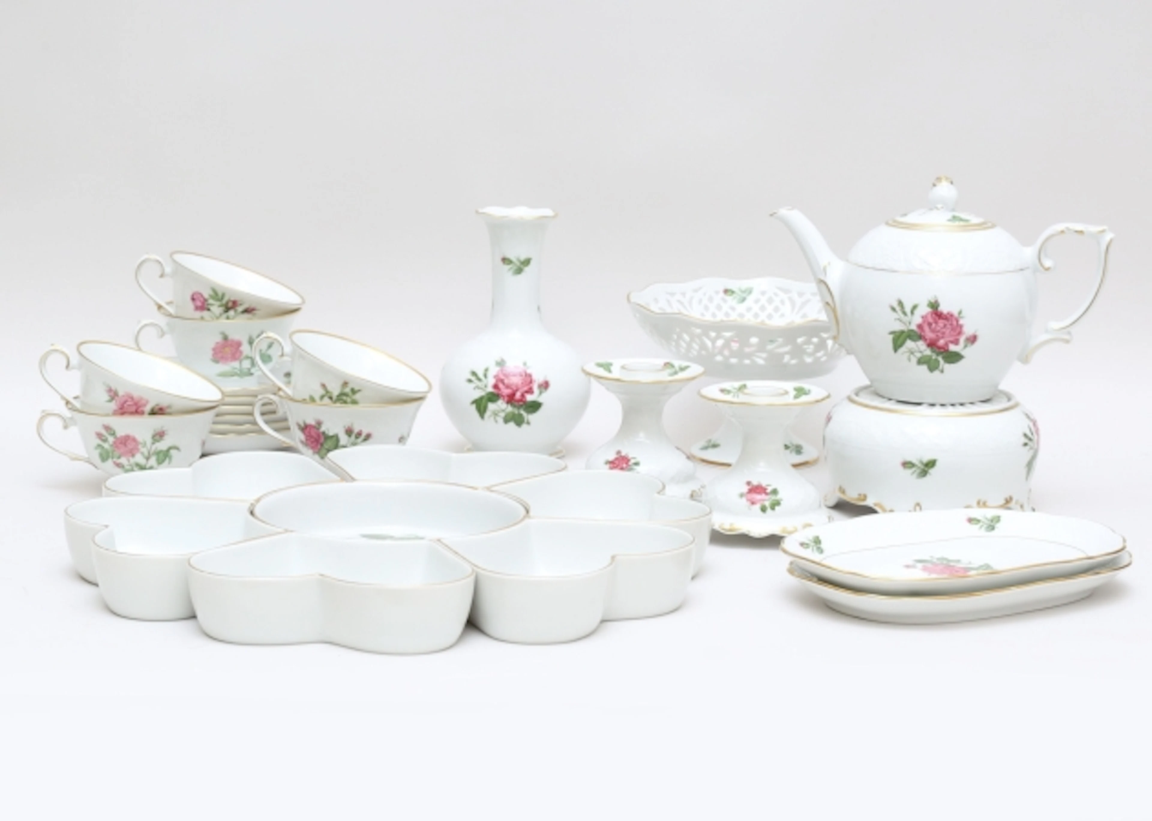 Servisdelar 14 stycken "Classic Roses"