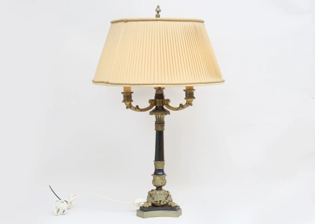 Bordslampa fransk empirstil