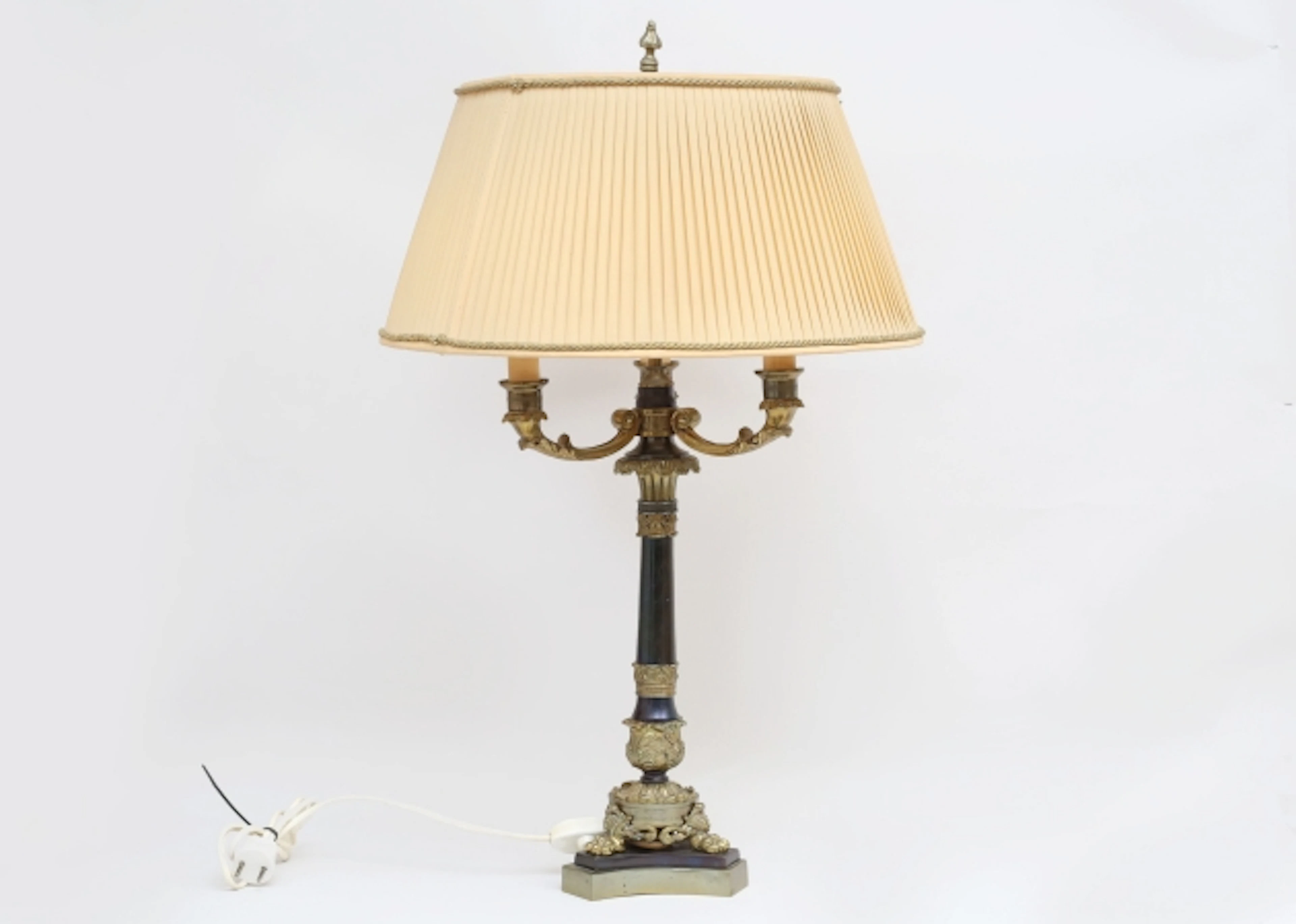 Bordslampa fransk empirstil