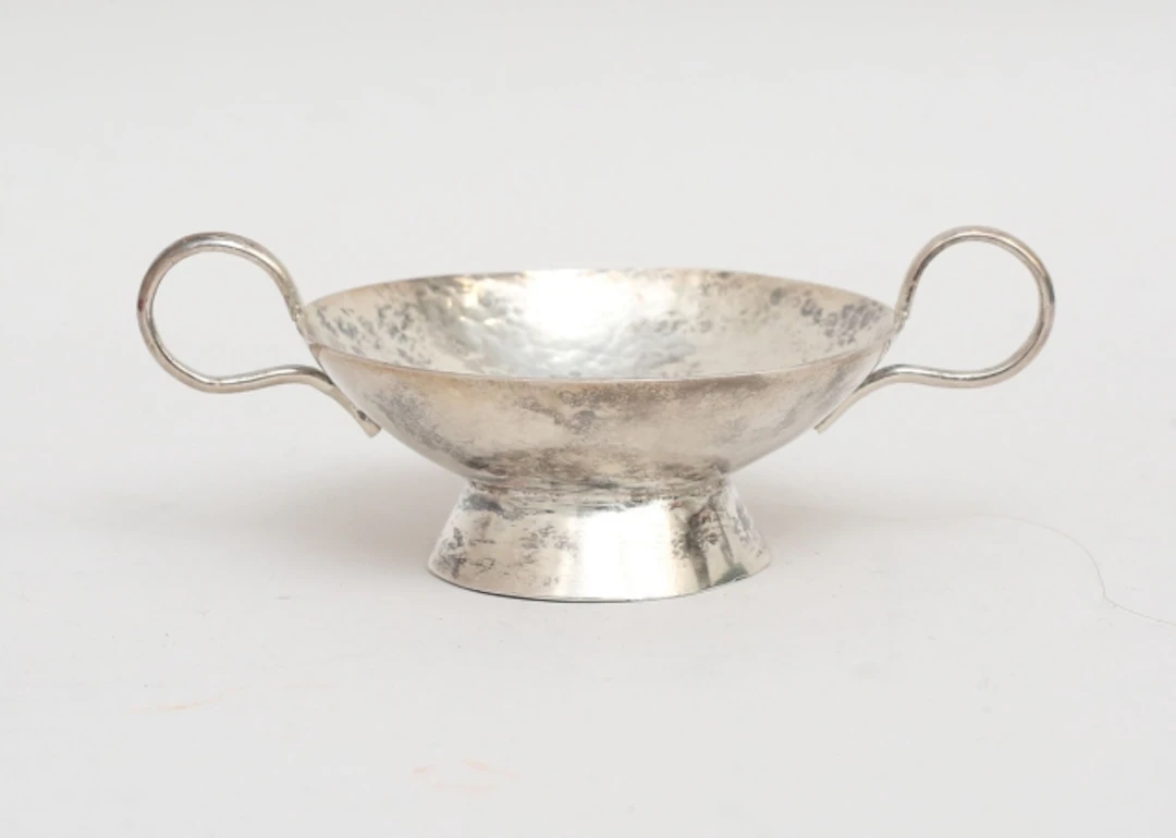 Saltkar med hänklar silver