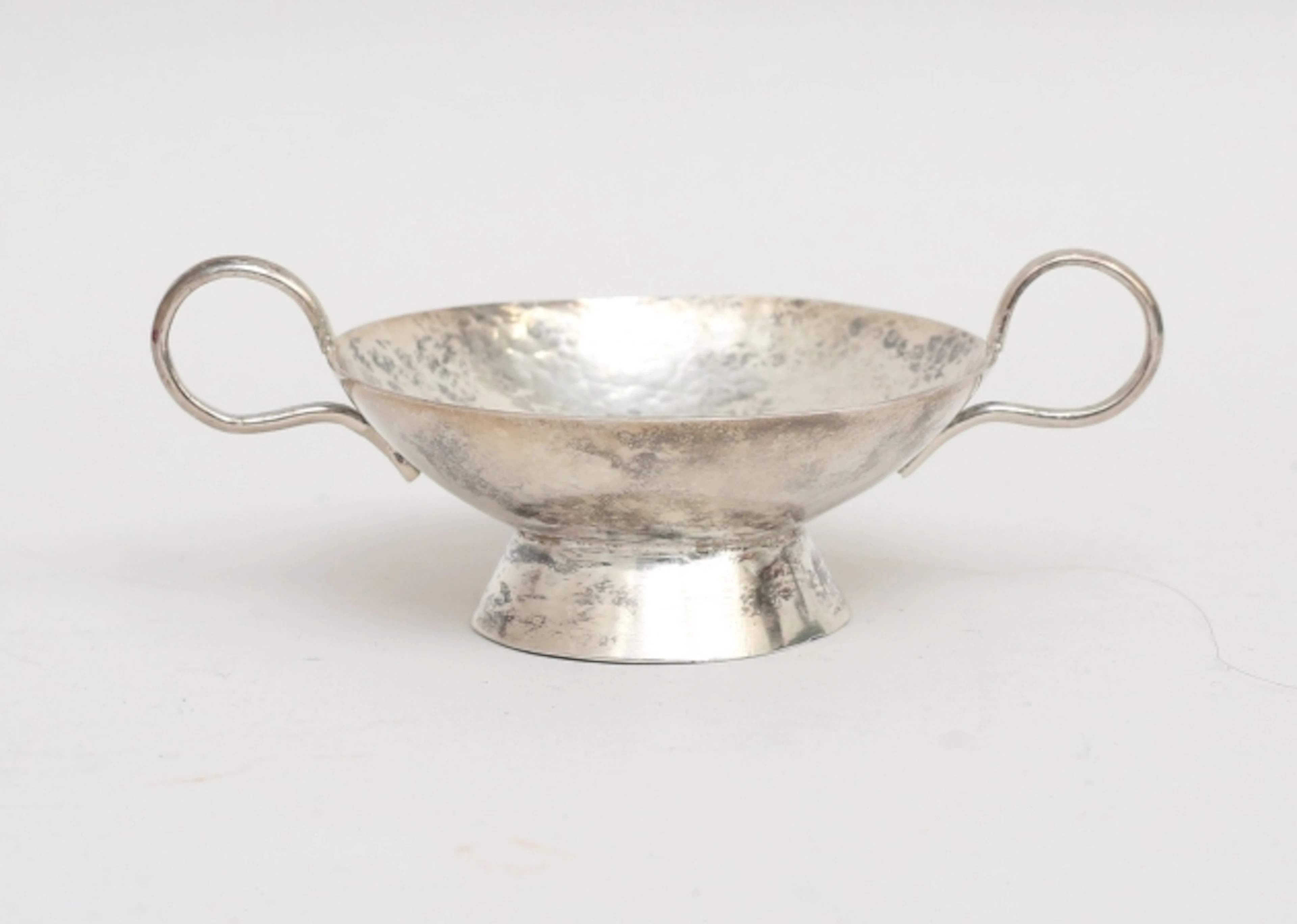 Saltkar med hänklar silver