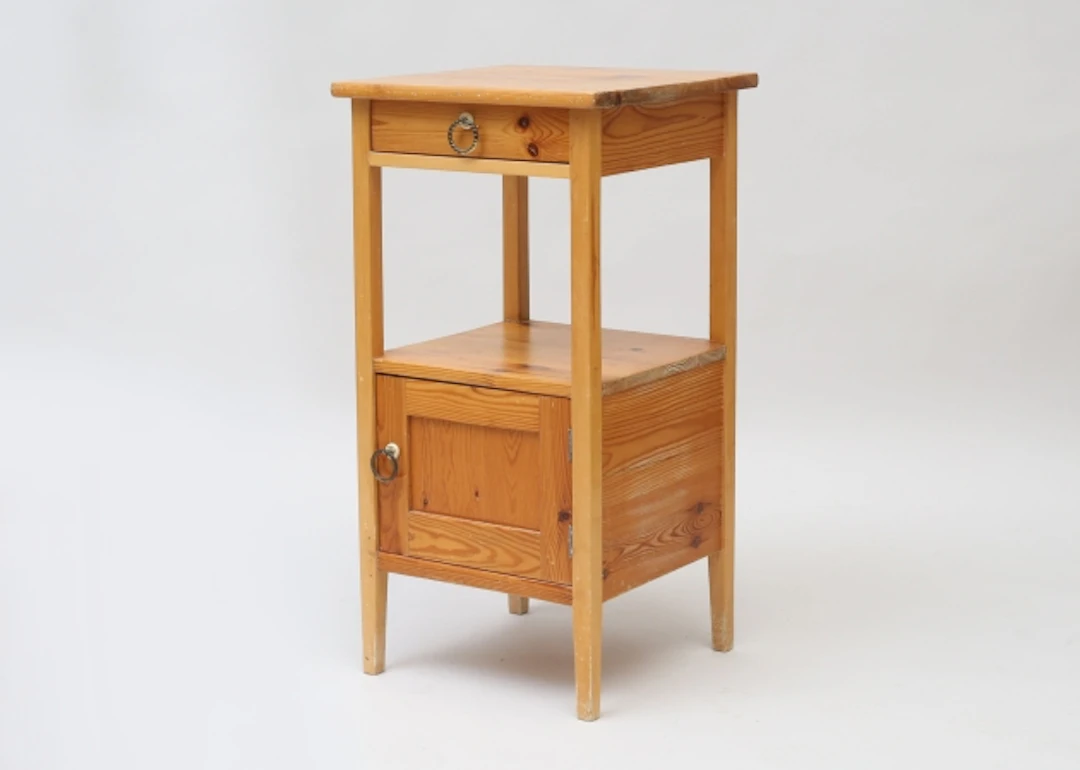 Sängbord 1900-talets första hälft