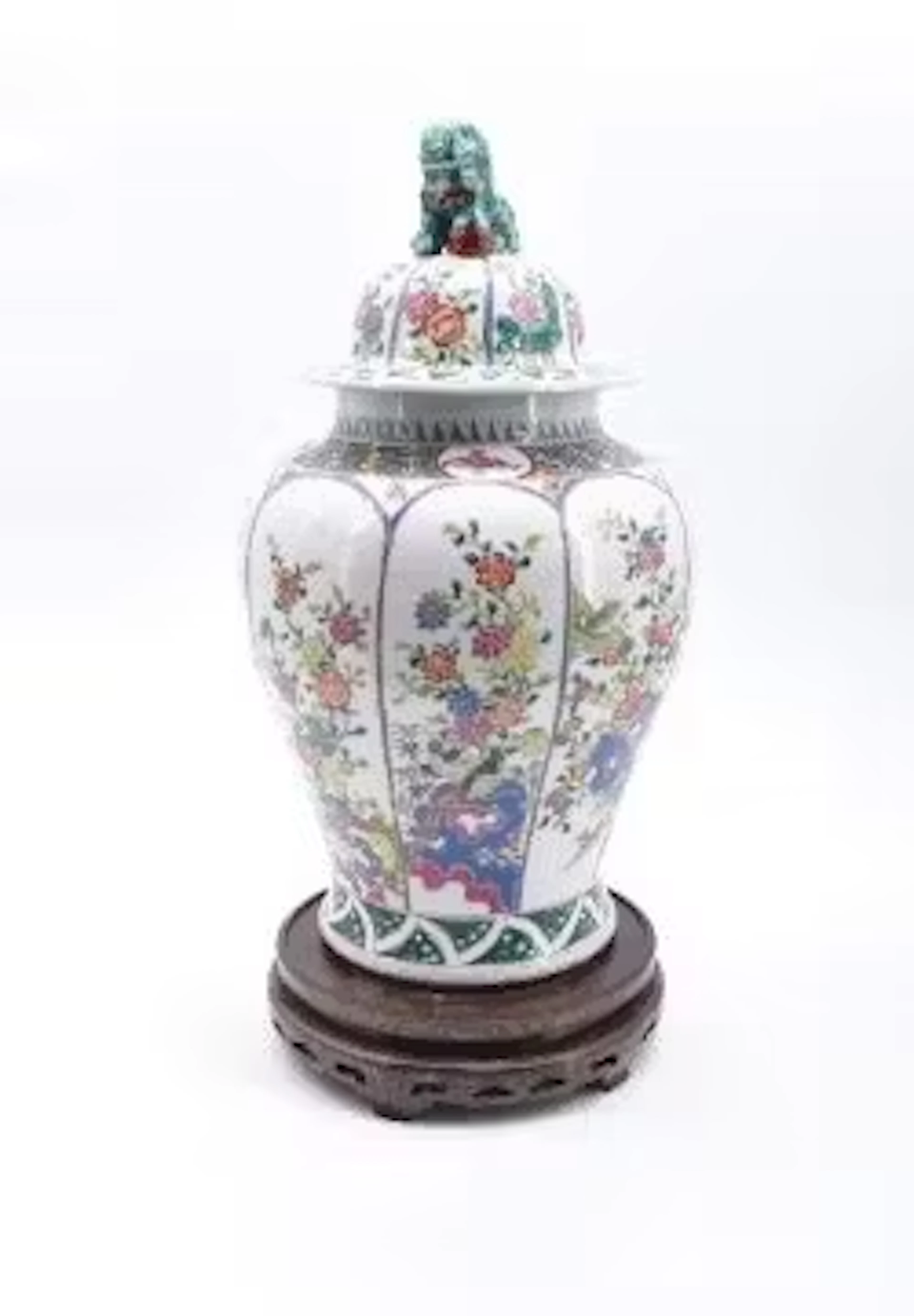 "Famille rose" Deckelvase, China, Qing-Dynastie, 19. Jh.