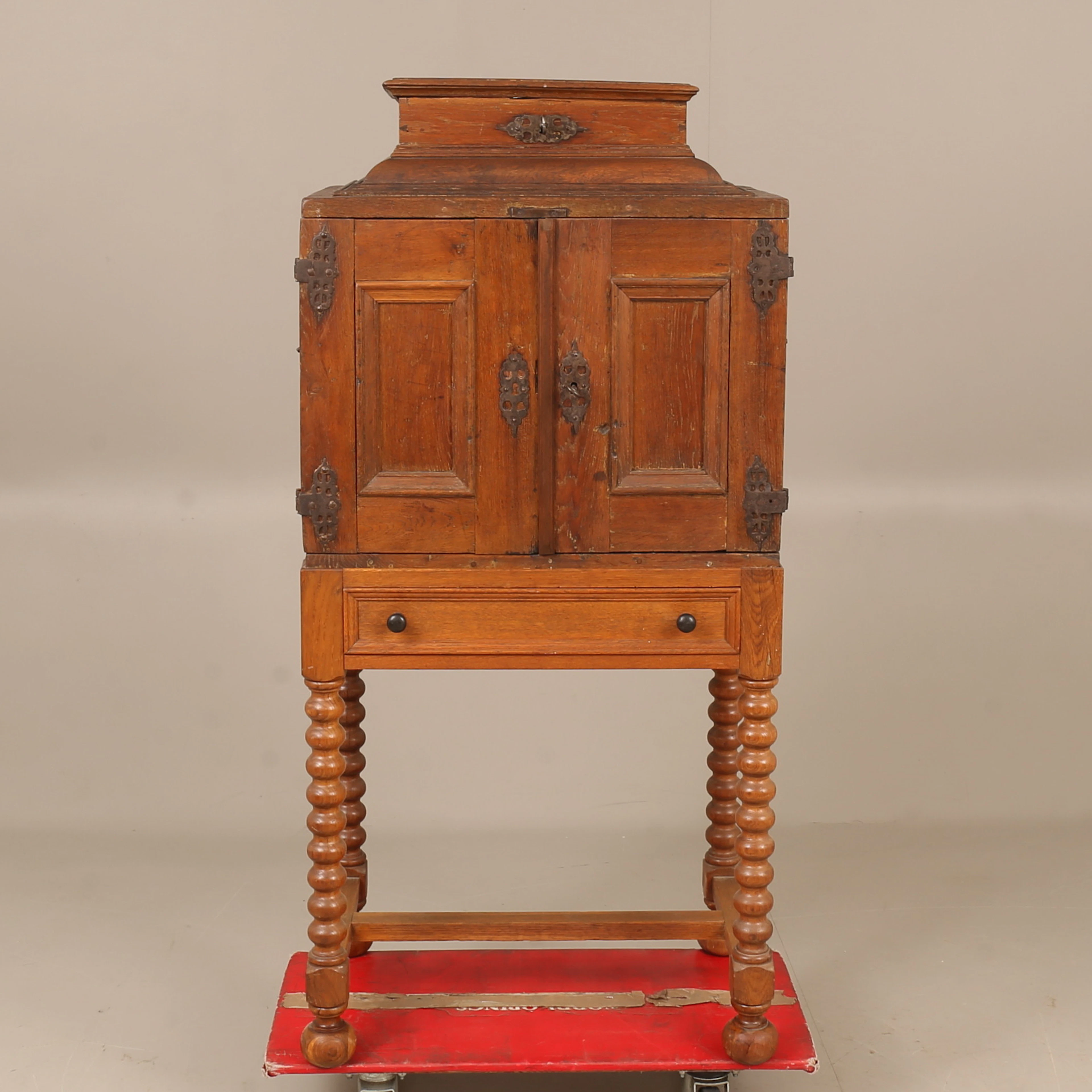 SKÅP, ek, barock, 1700-tal.